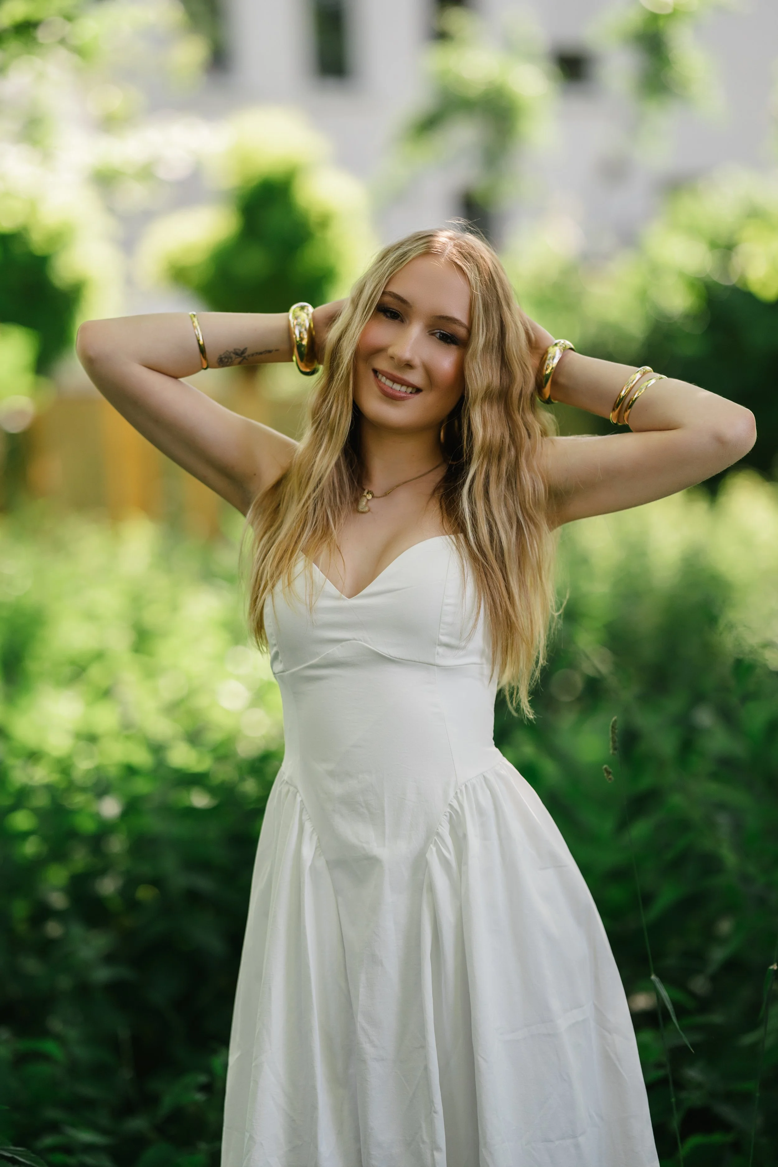 portrait-shooting-regensburg-sommergruen-lorena-30.jpg