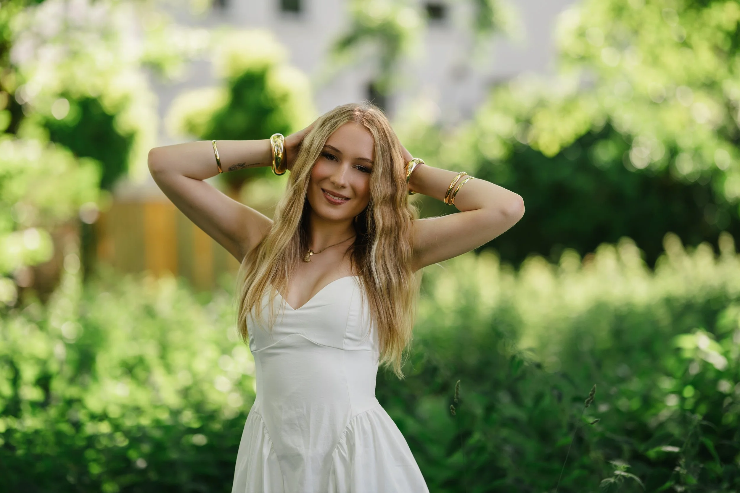 outdoor-portrait-regensburg-gruene-wiese-lorena-26.jpg