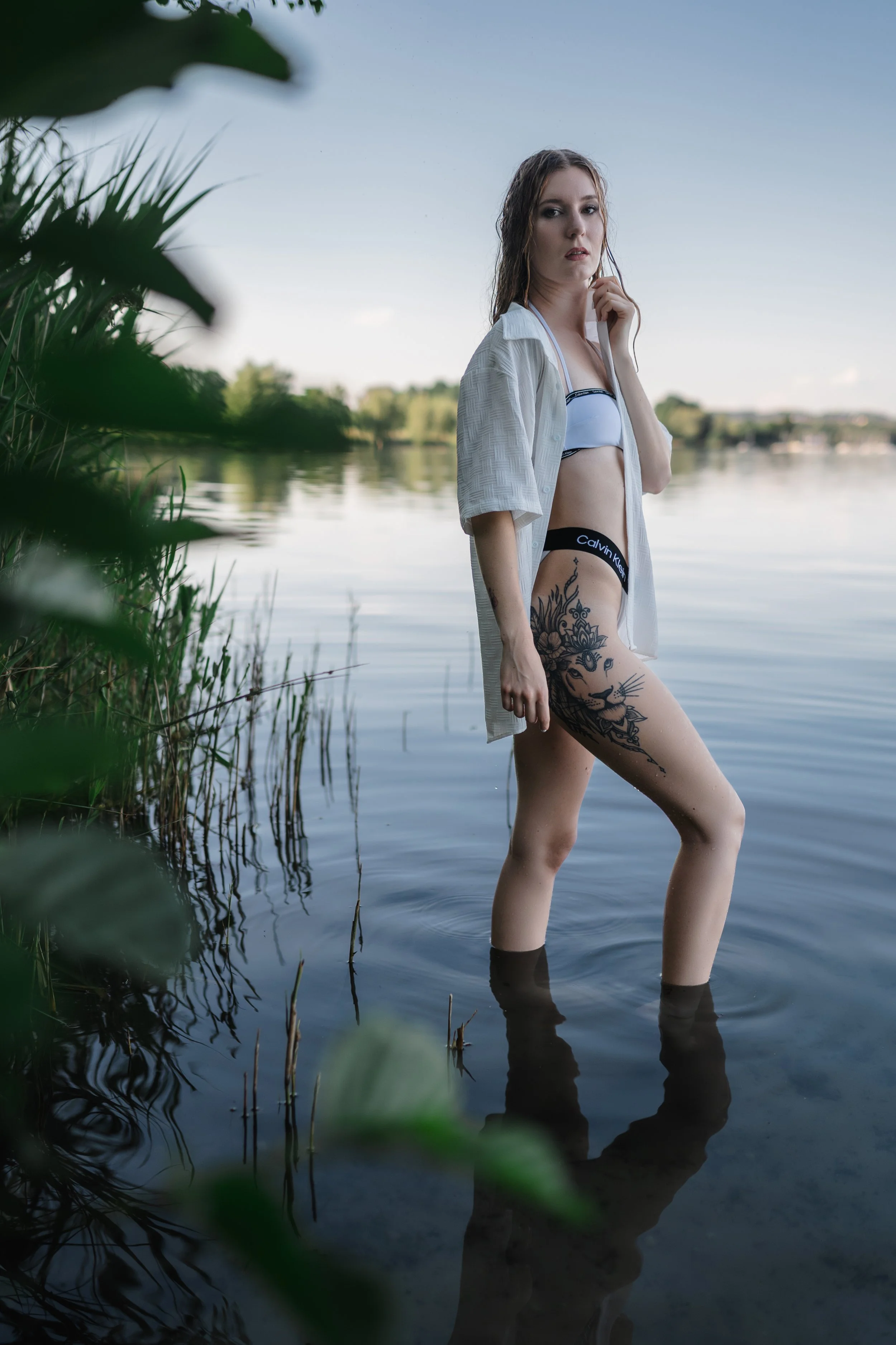 wassershooting-steinberger-see-bikini-weisses-hemd-10.jpg