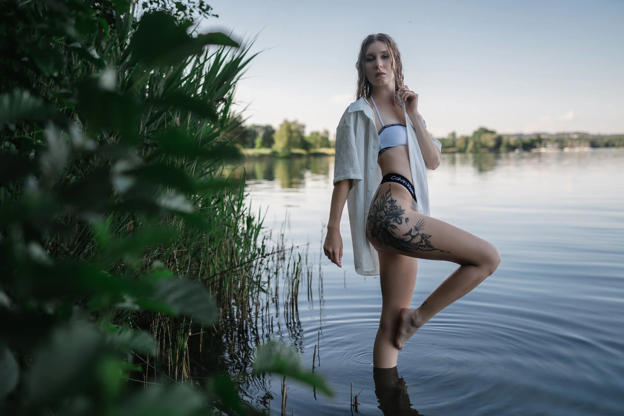 wassershooting-steinberger-see-bikini-weisses-hemd-10.jpg