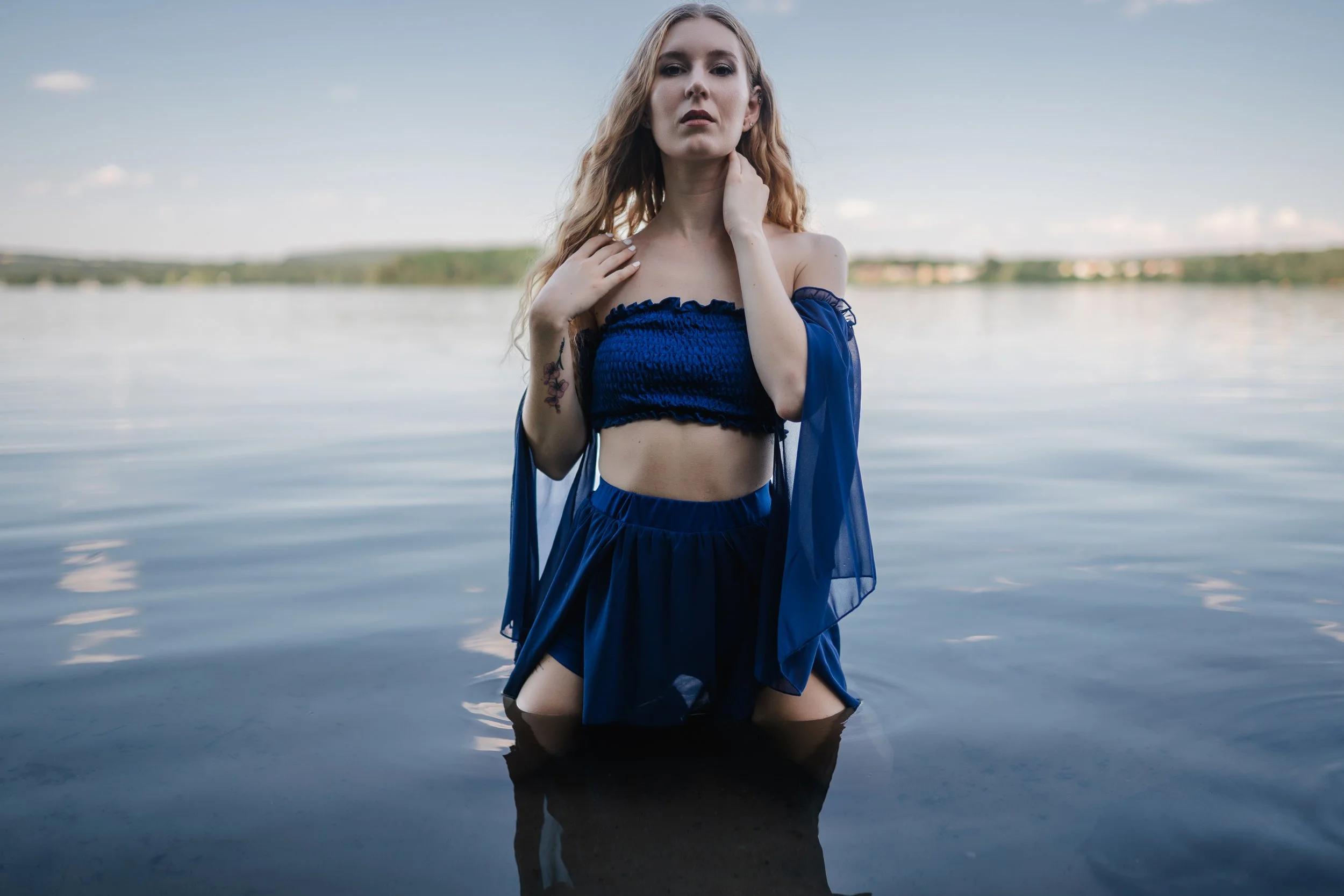 wassershooting-steinberger-see-tina-blaues-outfit-05.jpg