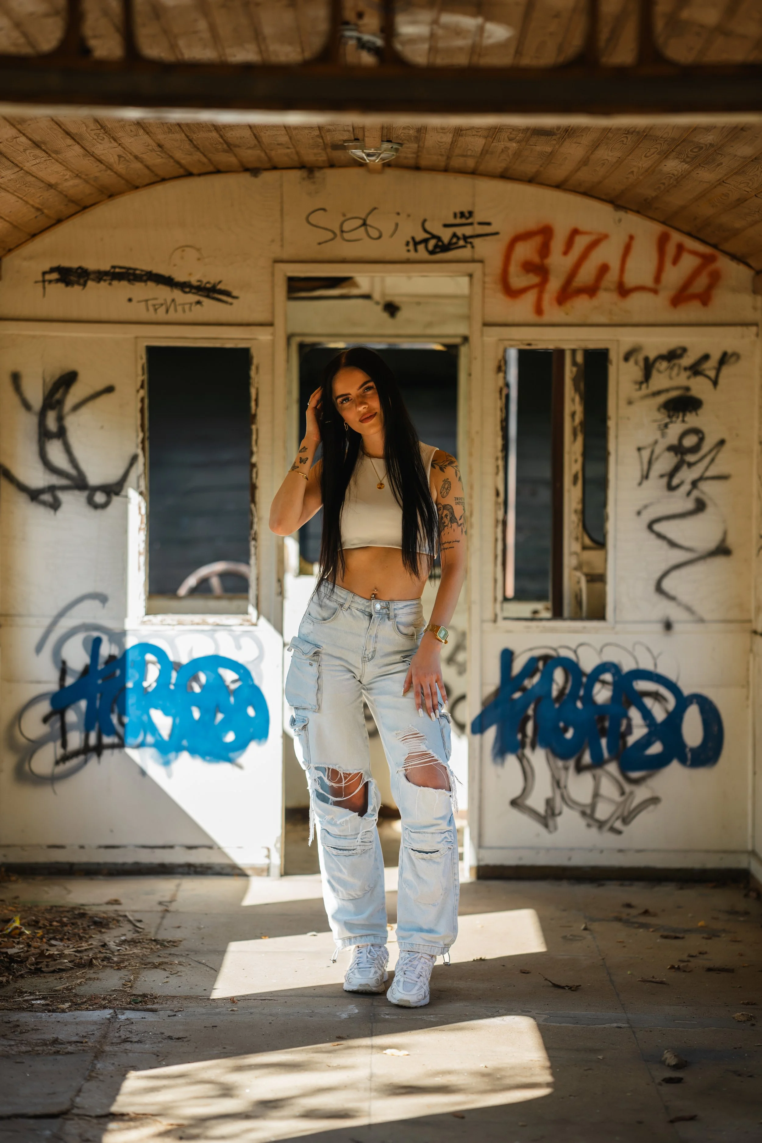 urbanes-portrait-jennifer-graffiti-waggon.jpg