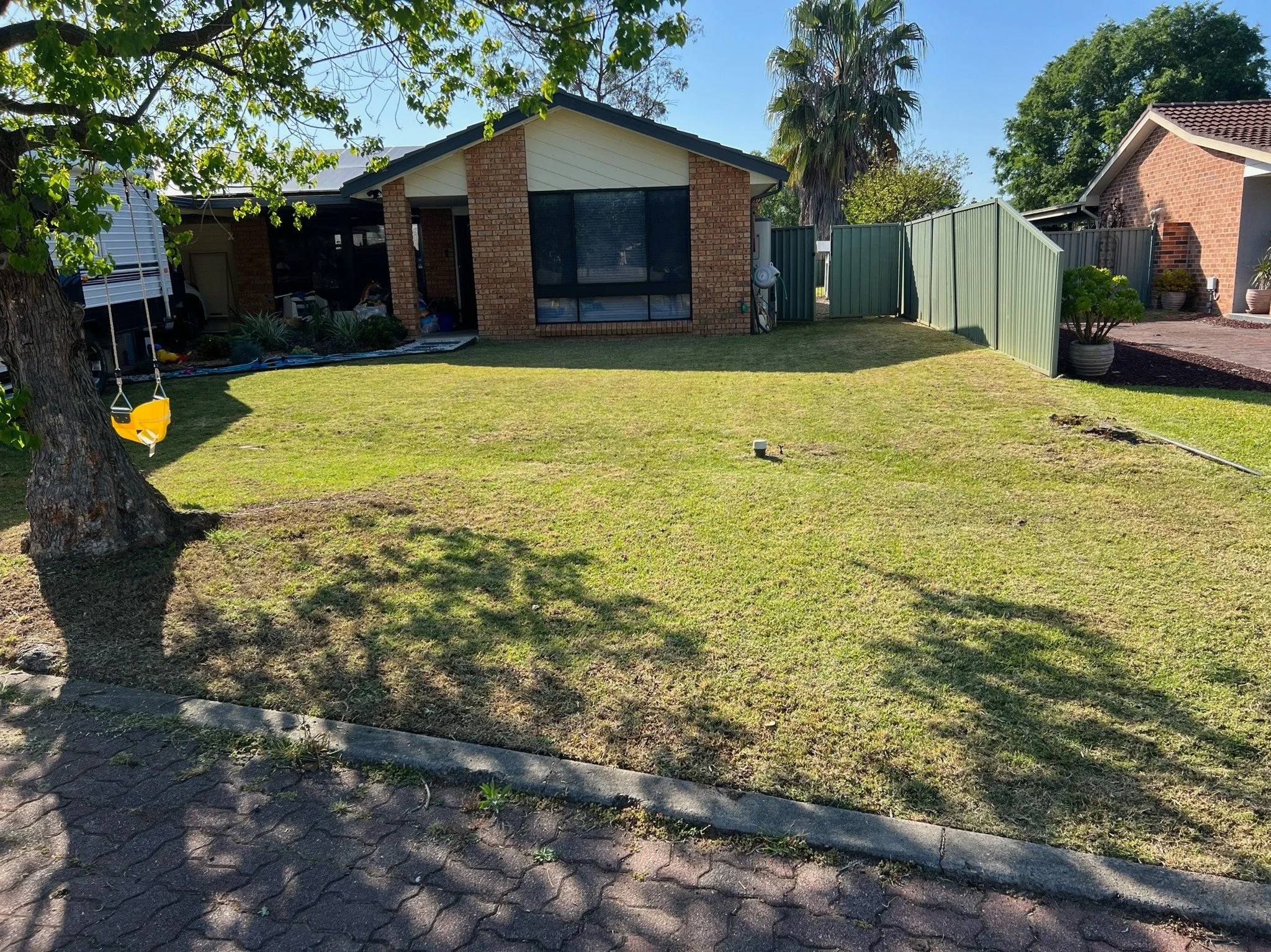 🌿 Check out this incredible lawn transformation! Our expert team worked their magic, and in just 3 weeks, this lawn went from dull to lush and green. 😍 #LawnRenovation 

📞 Call us today to schedule your free quote and let us bring natures beauty t