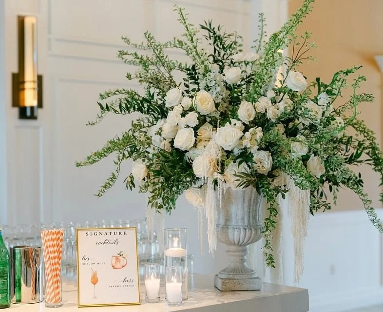 Bar to table top details from our Newport Beach country club wedding. 
Who said the bar piece has to be small? Let’s go big!
 
 @Newportbeachcountryclub @lauraburvillphoto @john.schnack @frenchbouquet 
.
#newportbeachcc #newportbeachccwedding #