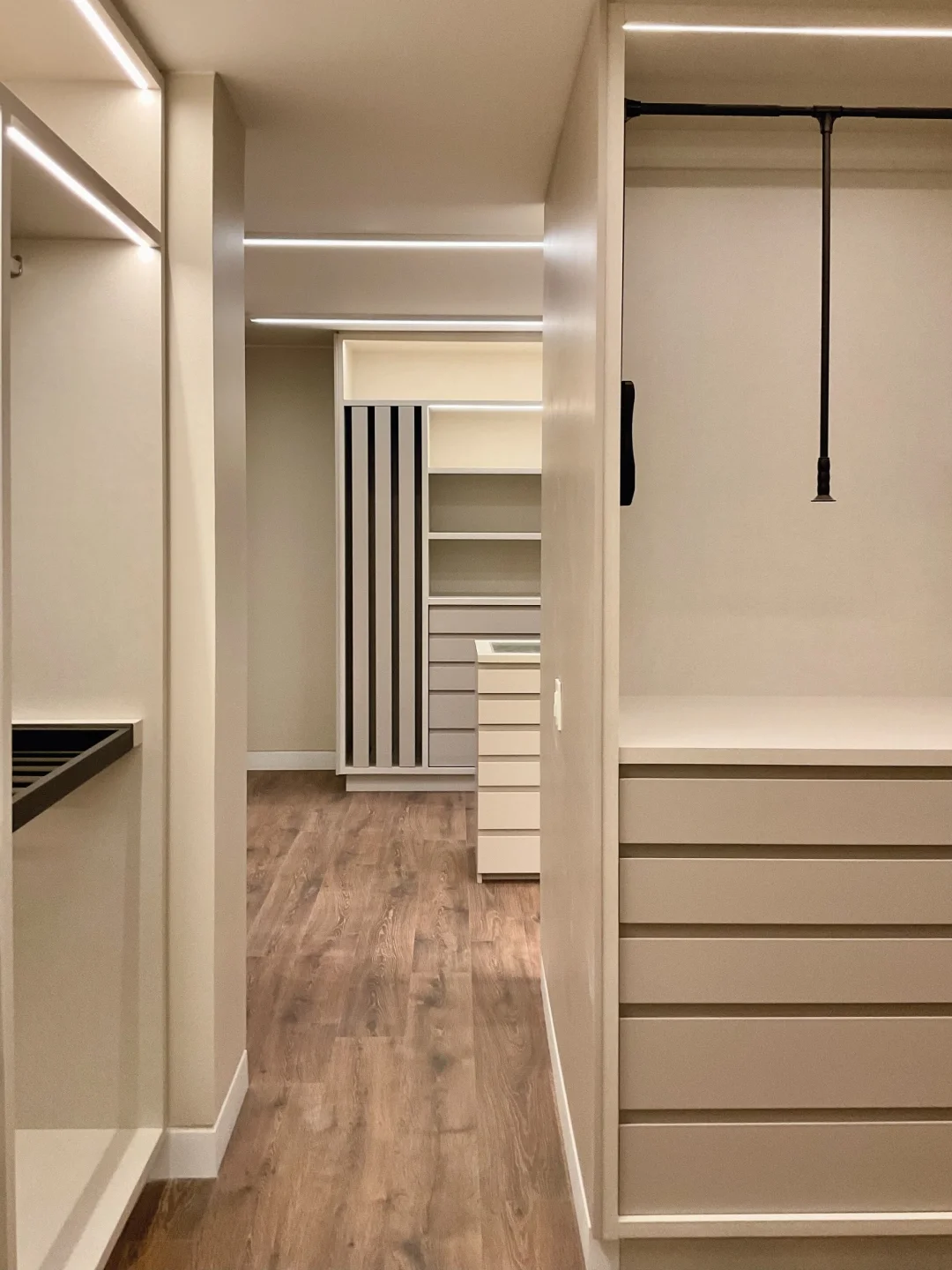 closet2.webp