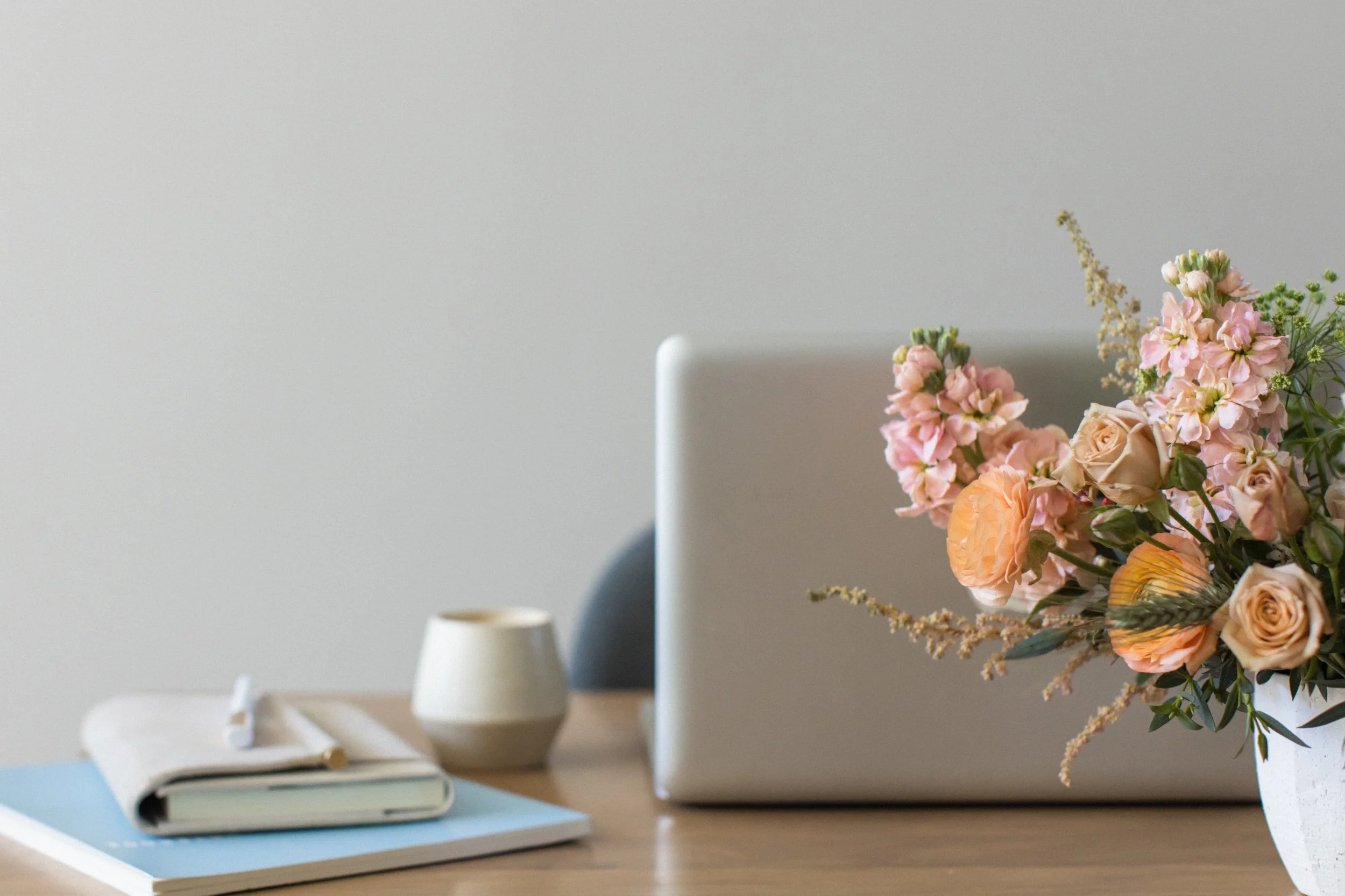 What Are the Best Digital Tools to Coordinate Wedding Day Schedules?