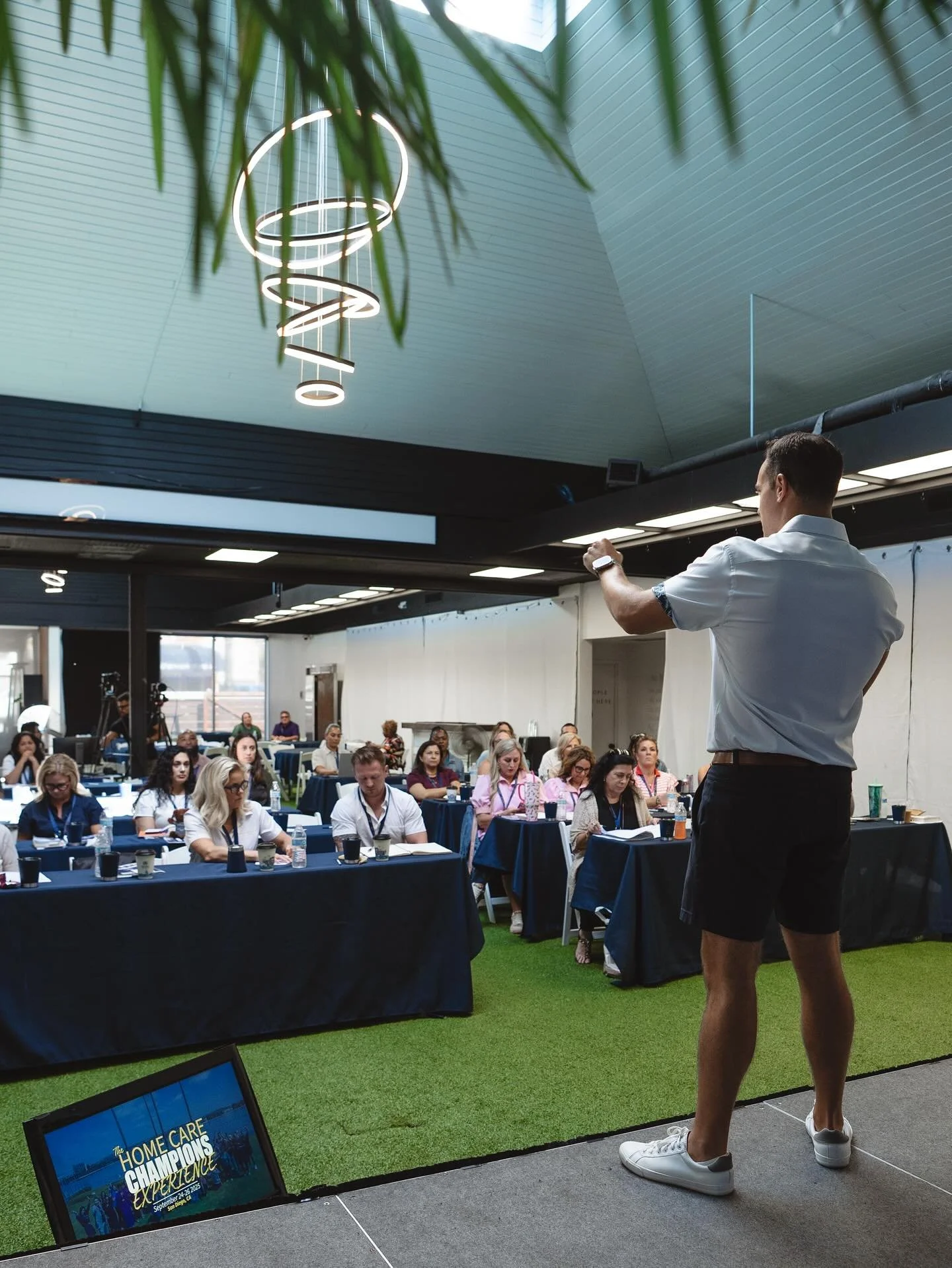 Elevate your next business event with a venue that inspires!✨
Yard & Sea is a space designed to innovate, connect, and empower. Our indoor/outdoor space can host up to 250 guests with AV accommodations. 
Inquire today! 
#corporateevents #semin