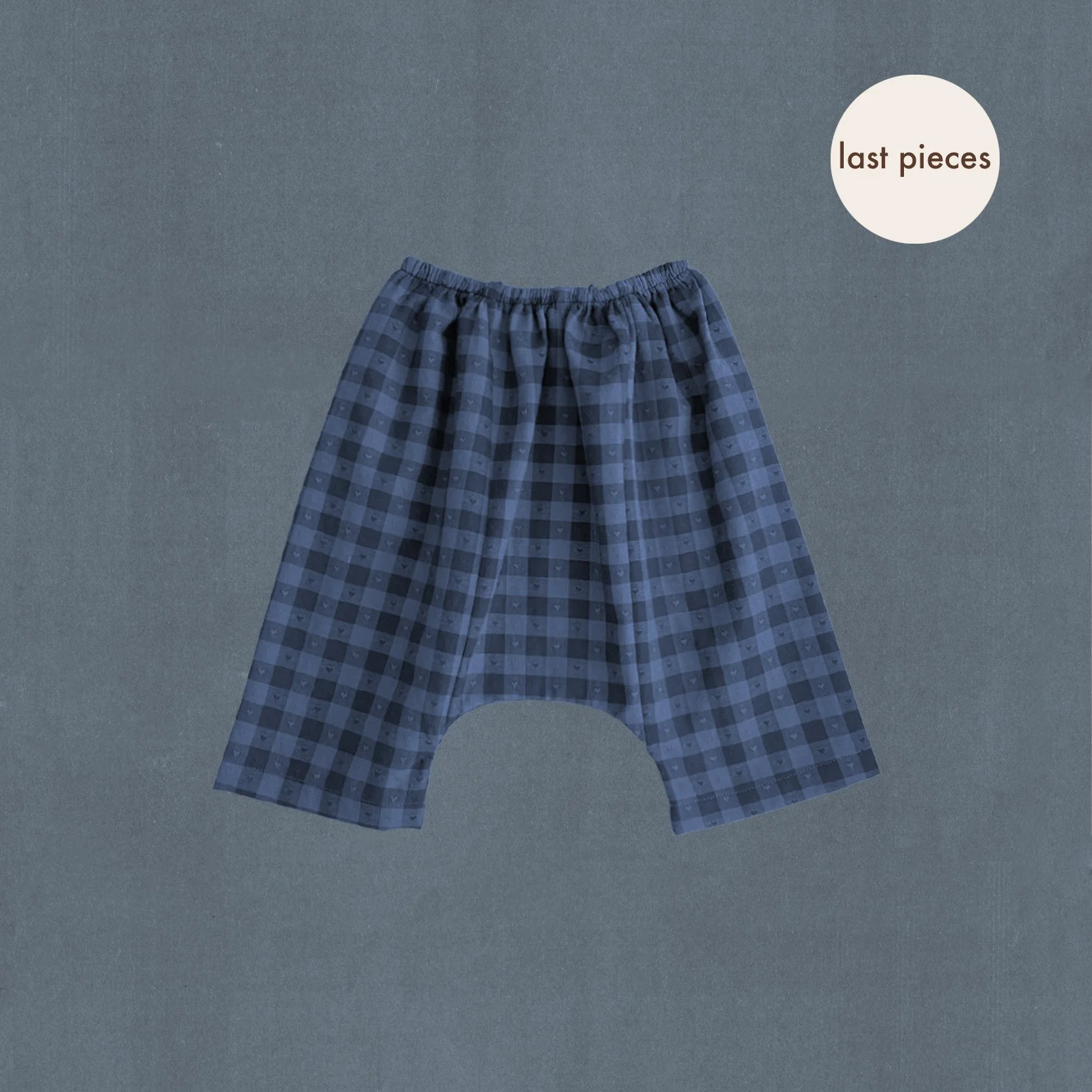 morning at the table pants