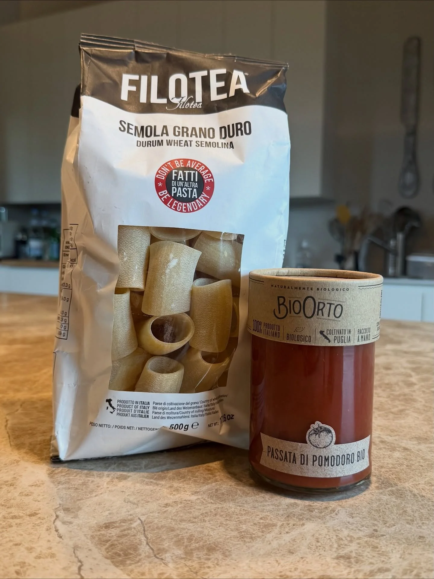 Njut av det italienska k&ouml;ket, en tugga pasta i taget 🍝
@filoteapasta @bioorto 
#bonalumifam #pasta #italiantradition