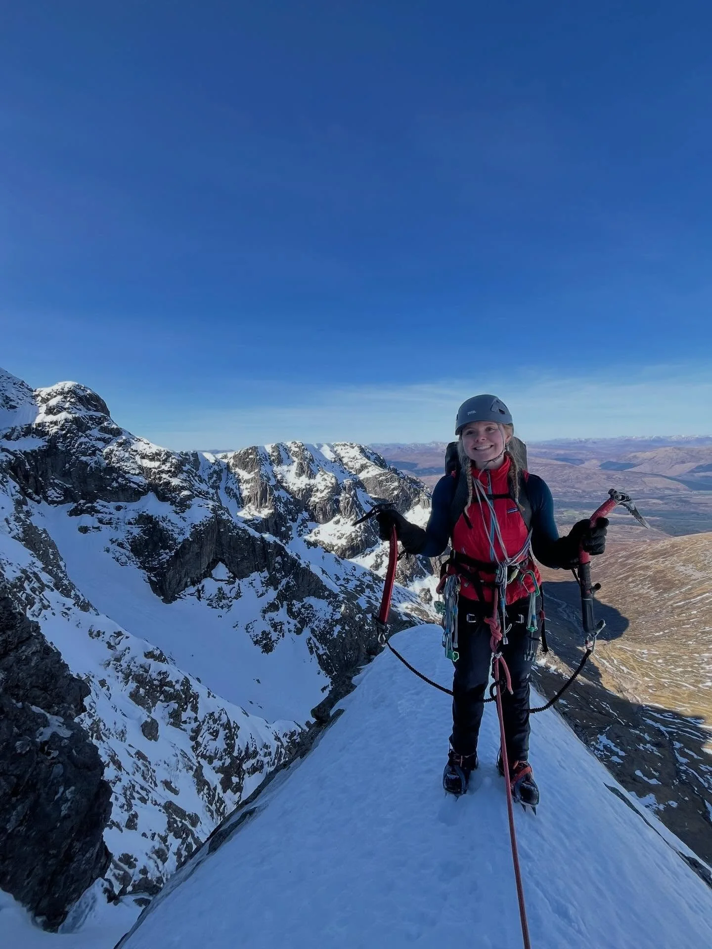 Some shots and videos from a season working and playing up in Scotland this winter. Looking forward to some warm spring rock climbing now 🤘