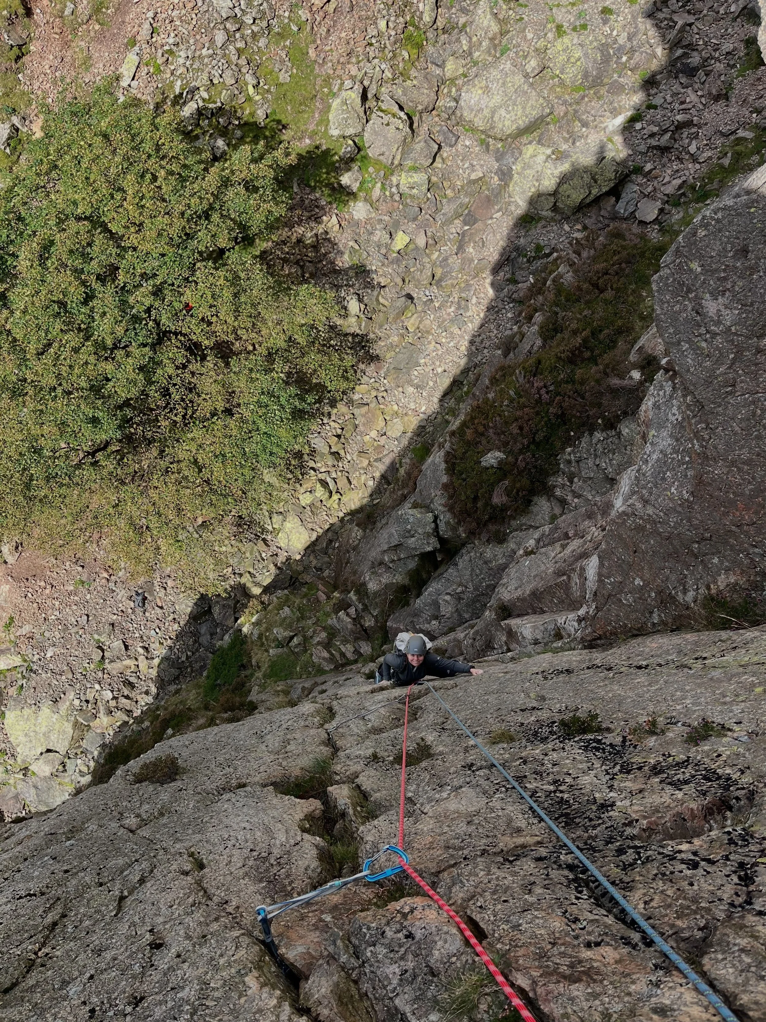 Lovely to be back out on the rock with @amelizbe last week. We headed up to White Ghyll in the afternoon after a damp morning, and ticked Slip Knot (VS), Laugh Not (HVS) and Do Not Direct (E1). Three cracking routes on a crag that never seems to disa