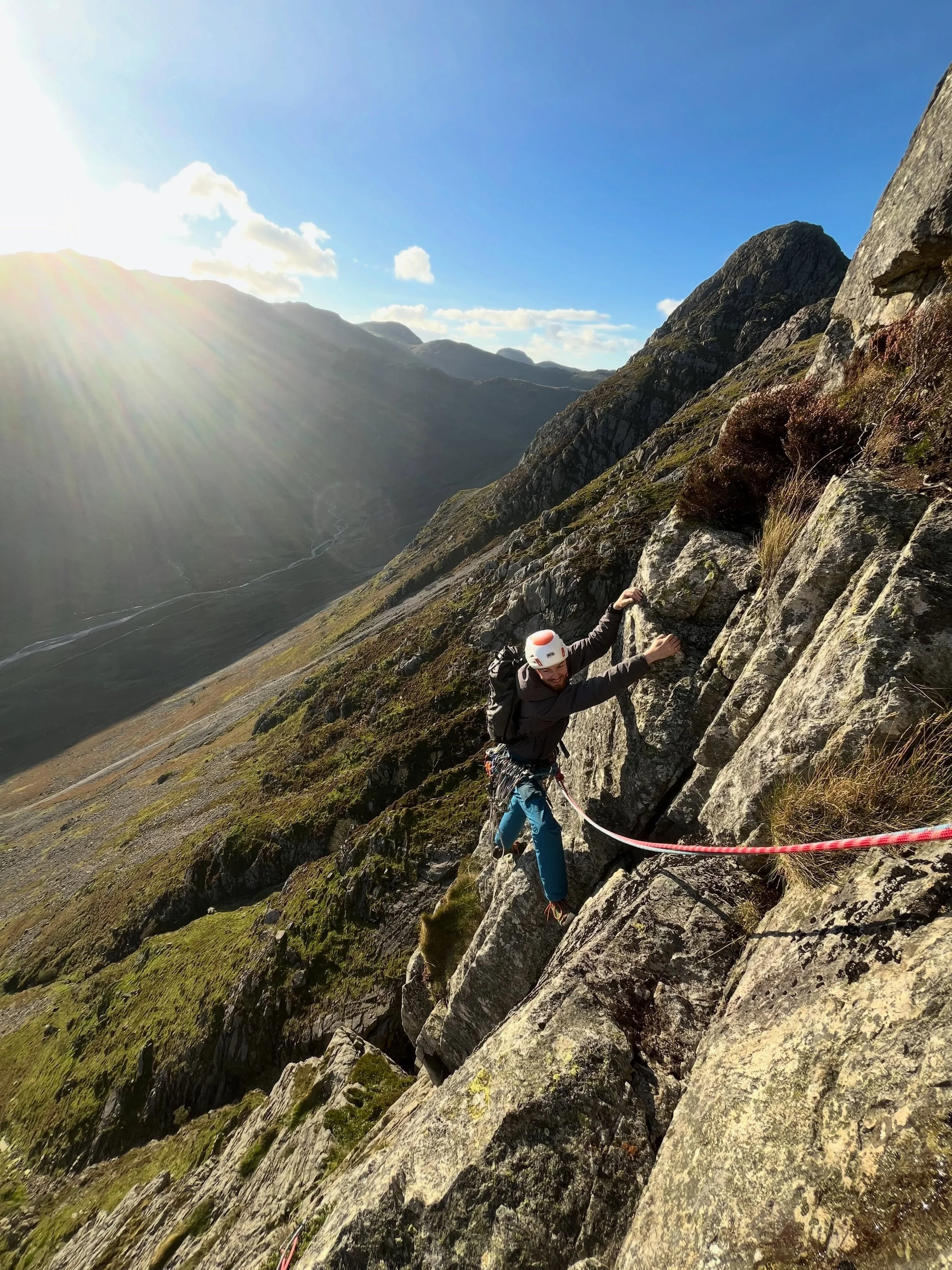 Out with Cameron again on Wednesday, we had a late start and headed for some afternoon sun at Gimmer Crag, we climbed a load of classics and had the crag to ourselves which was very surprising given the perfect weather and climbing conditions!
