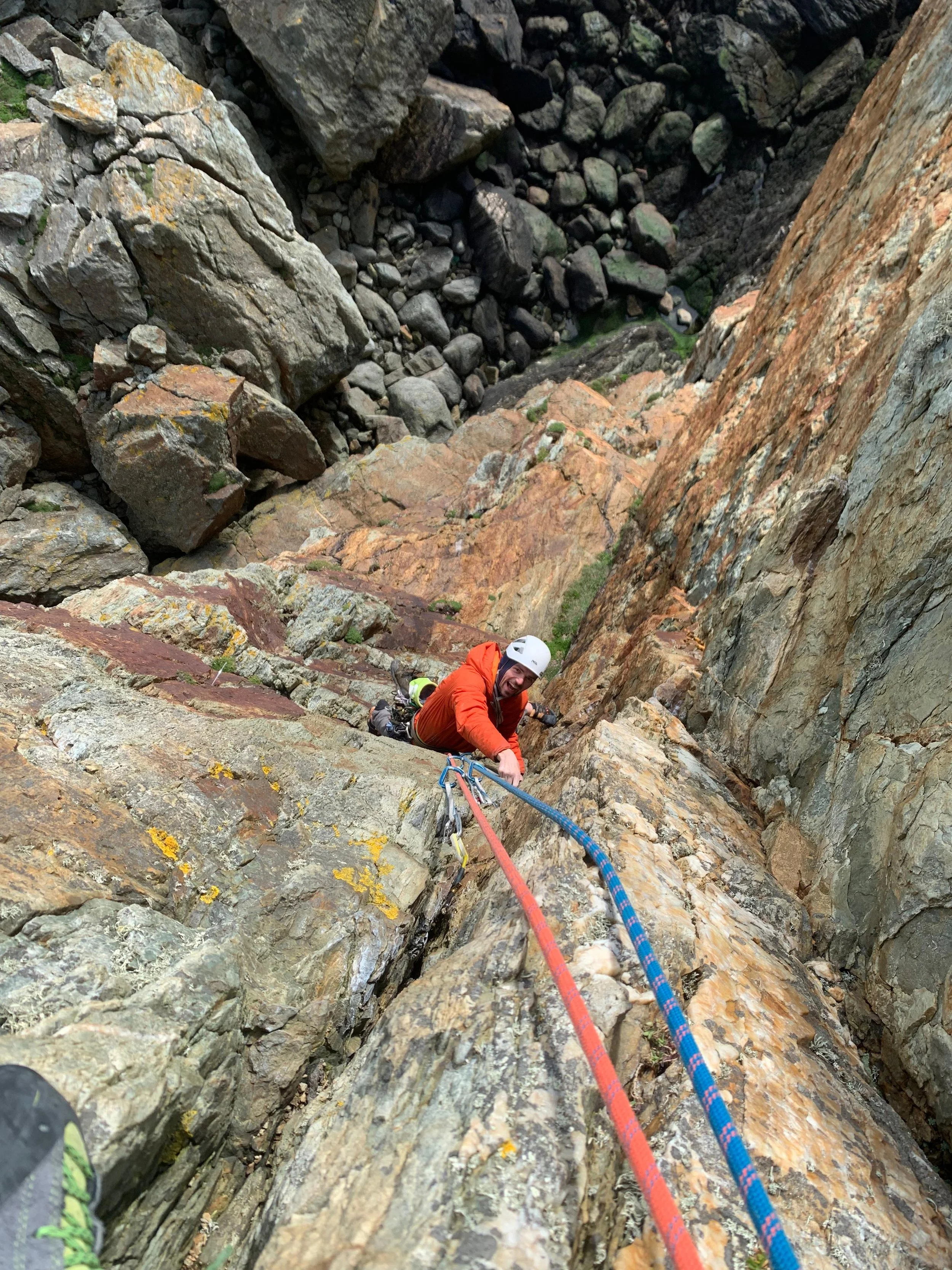 Sea cliff guiding