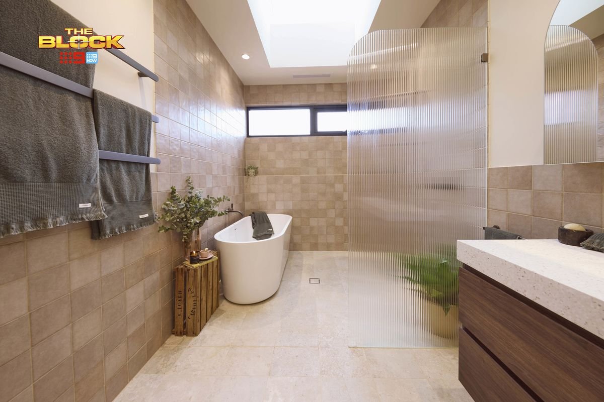 Robby and Mat's Main Bathroom1.jpg