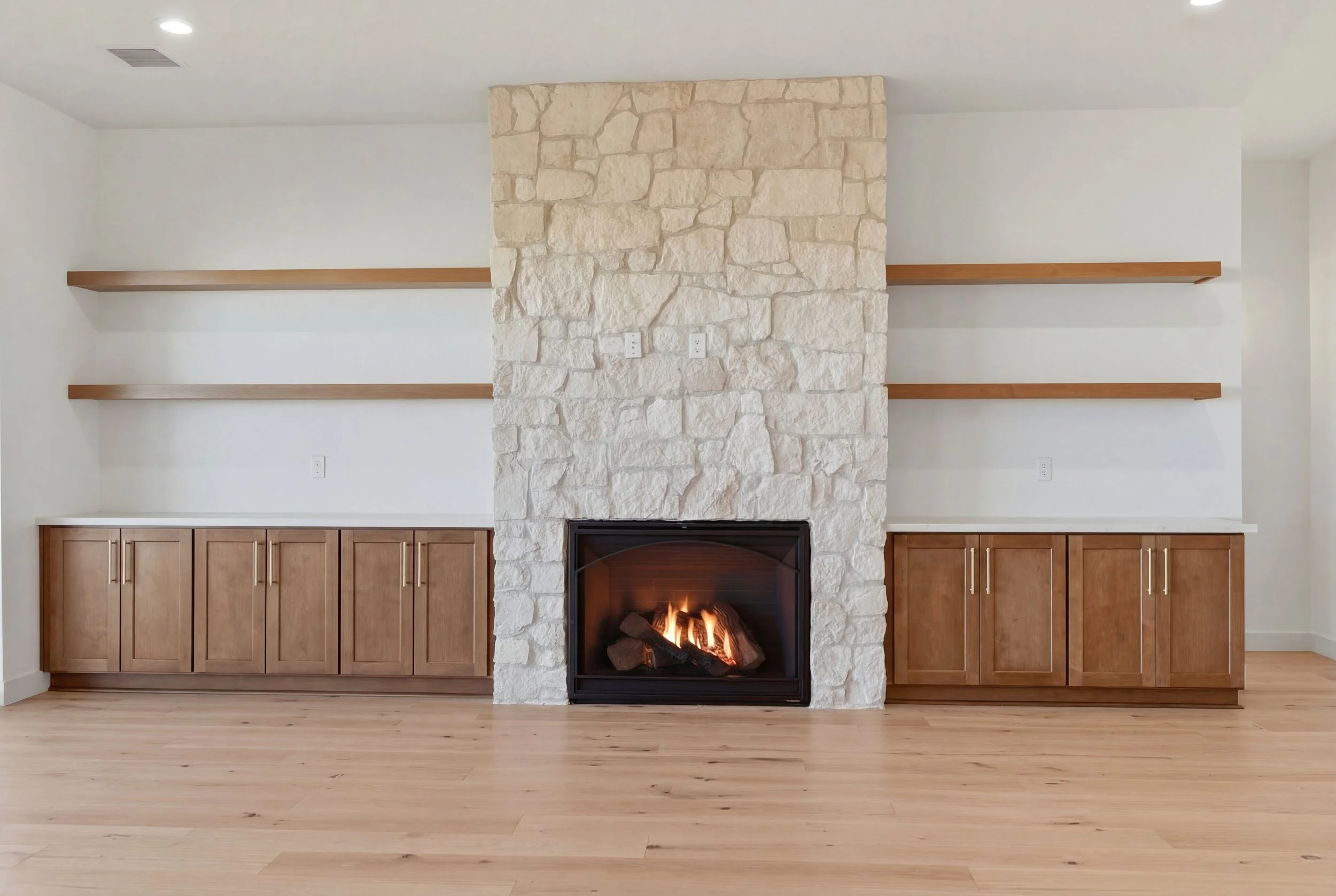 11-Living Room 2.jpg