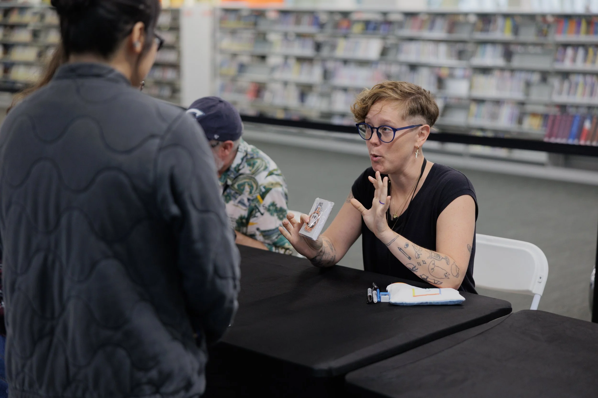 AM_Signings_0006.jpg