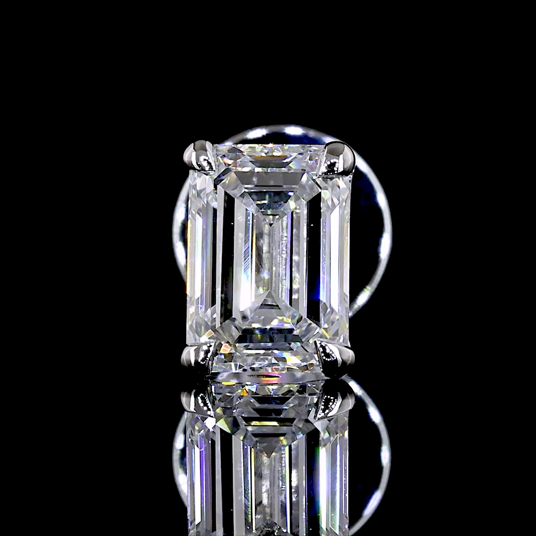 EMERALD CUT STUD WHITE.png