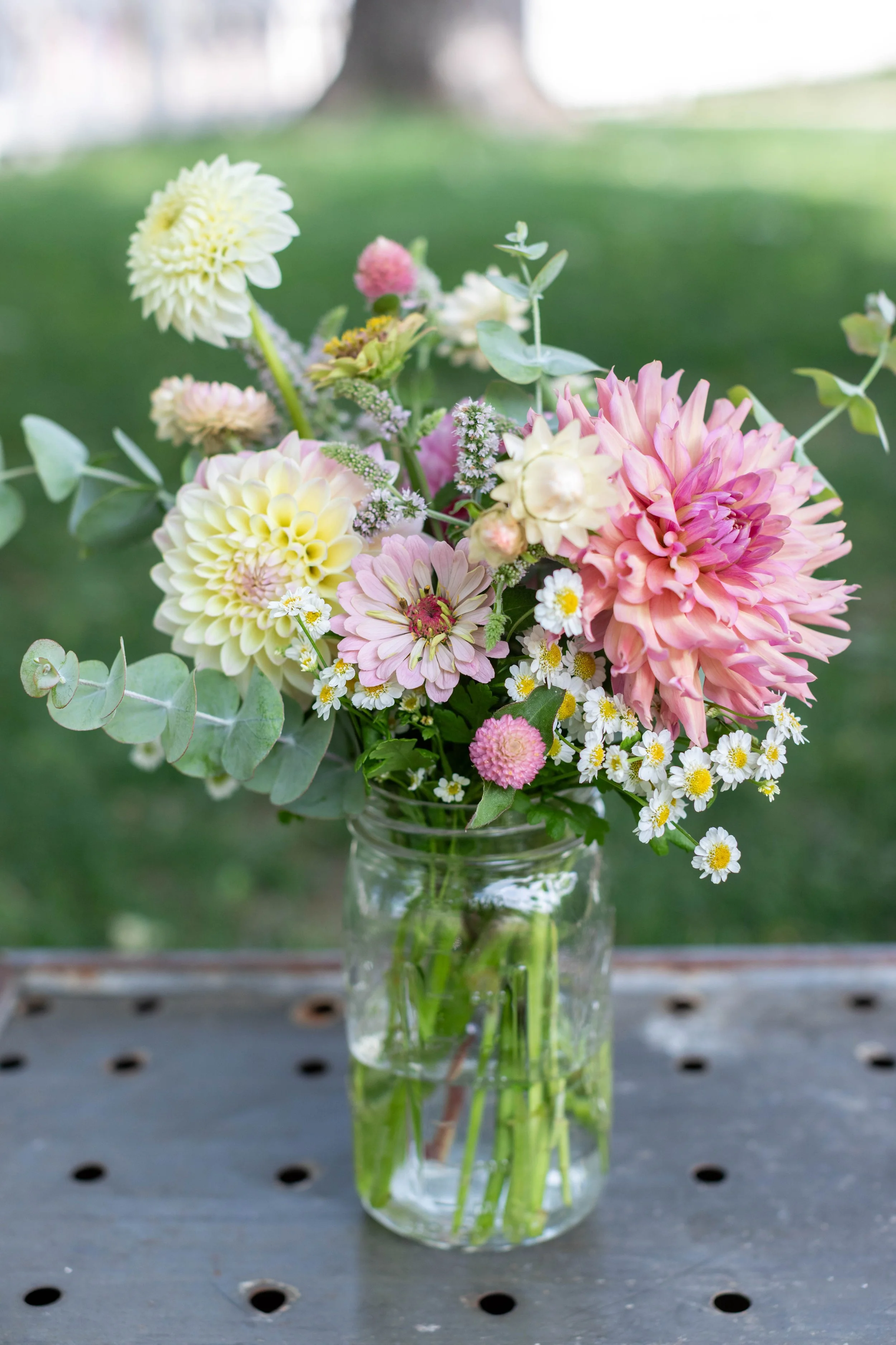 $25 Arrangement or Bouquet