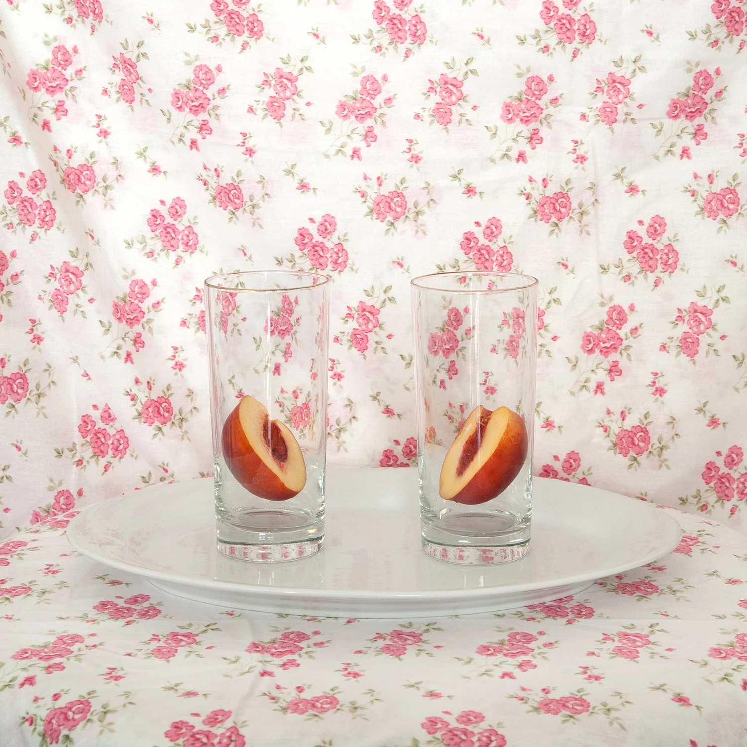 Braslavsky_17_StillLifewithNectarine_2012.jpg