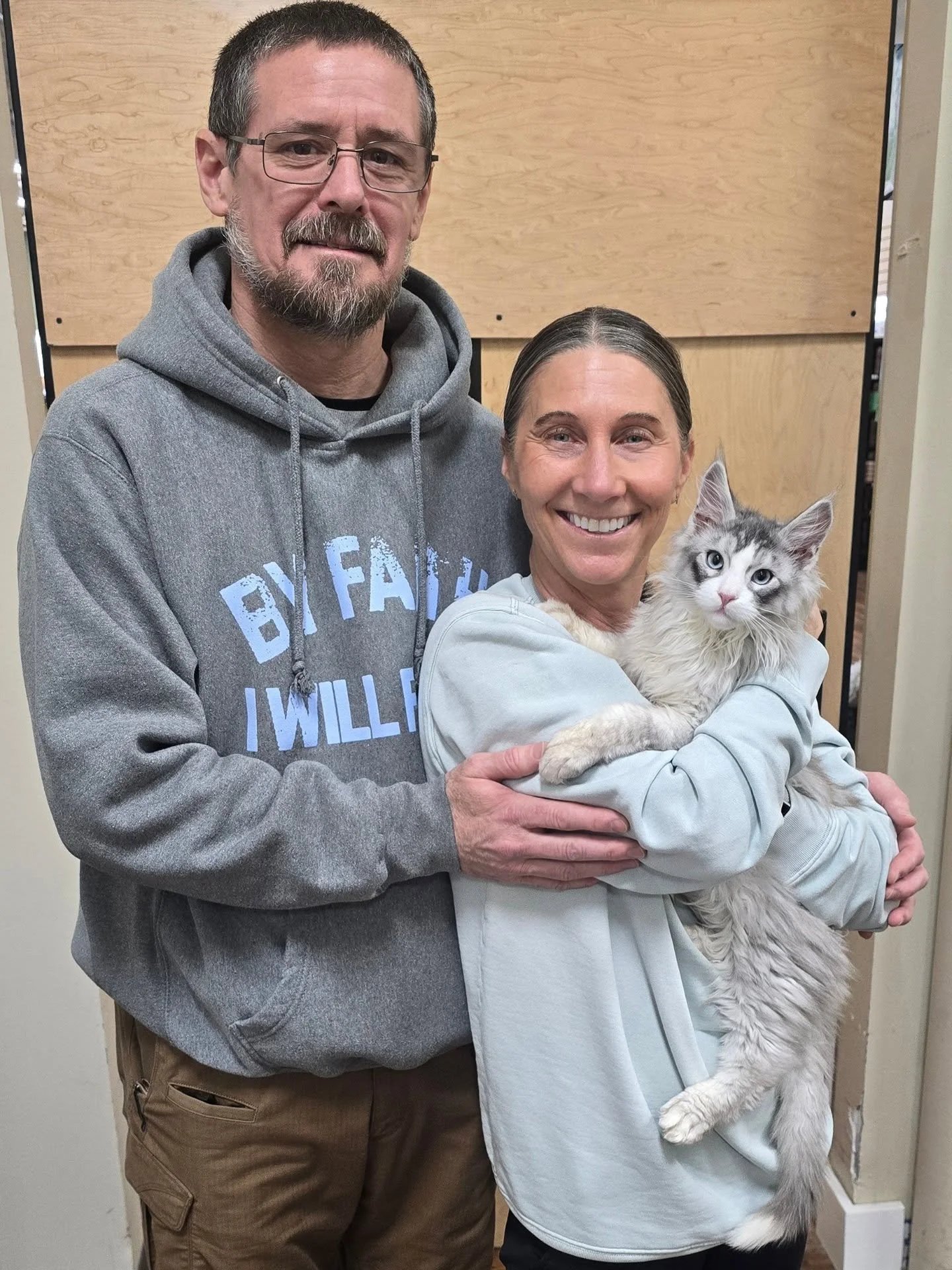 It's officially Go Home Day for Elvis. He will be joining a household with an energetic mini Australian Shepherd. Congrats to Chris and Callie, enjoy those cuddles!! 🤩🥳😻

Thanks again to @yourpetsnaturallygr for your hospitality, letting us visit 