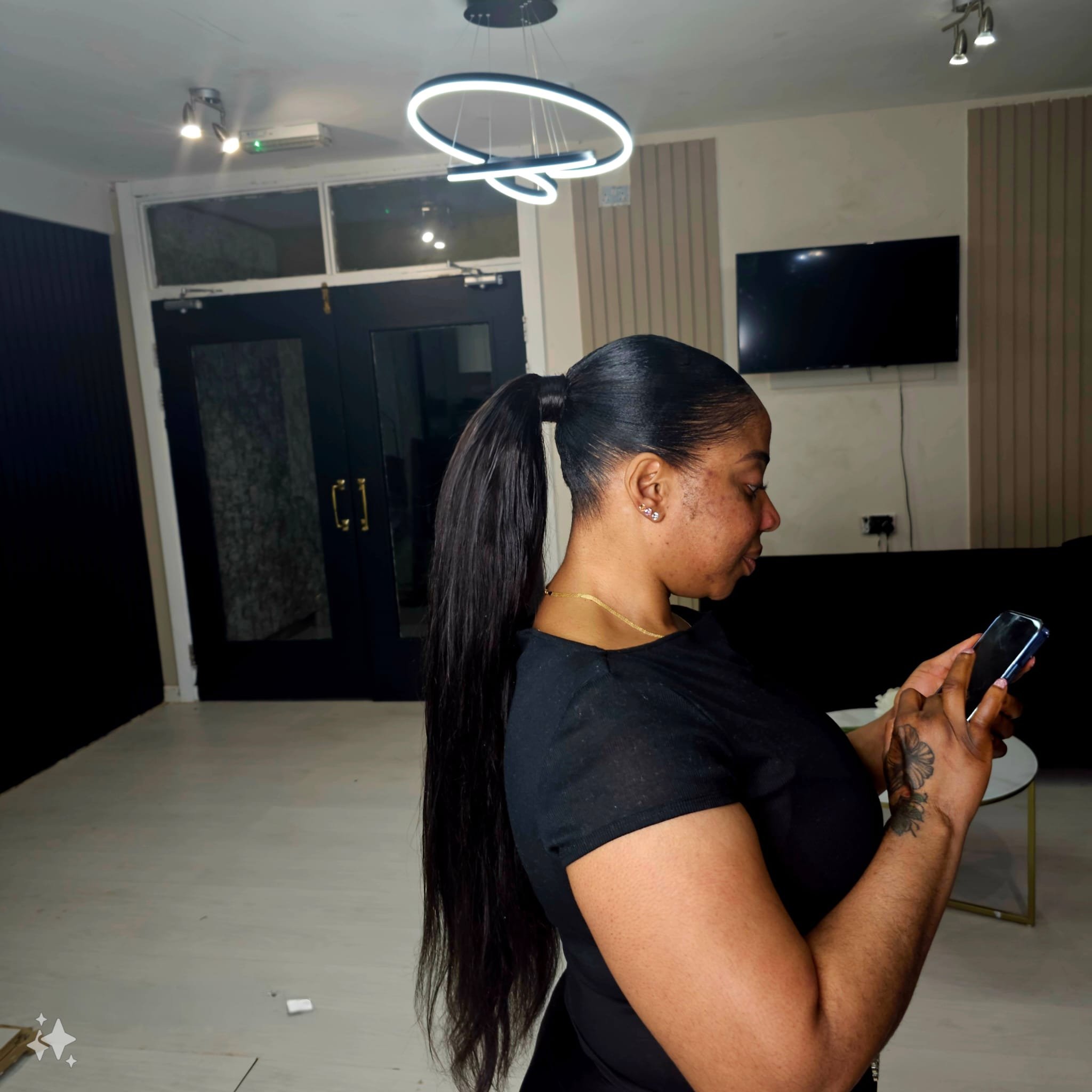 SLEEK PONYTAIL
