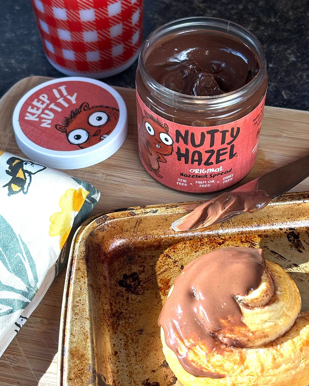 toast.jpg Nutty Hazel hazelnut spread served on cinnamon buns