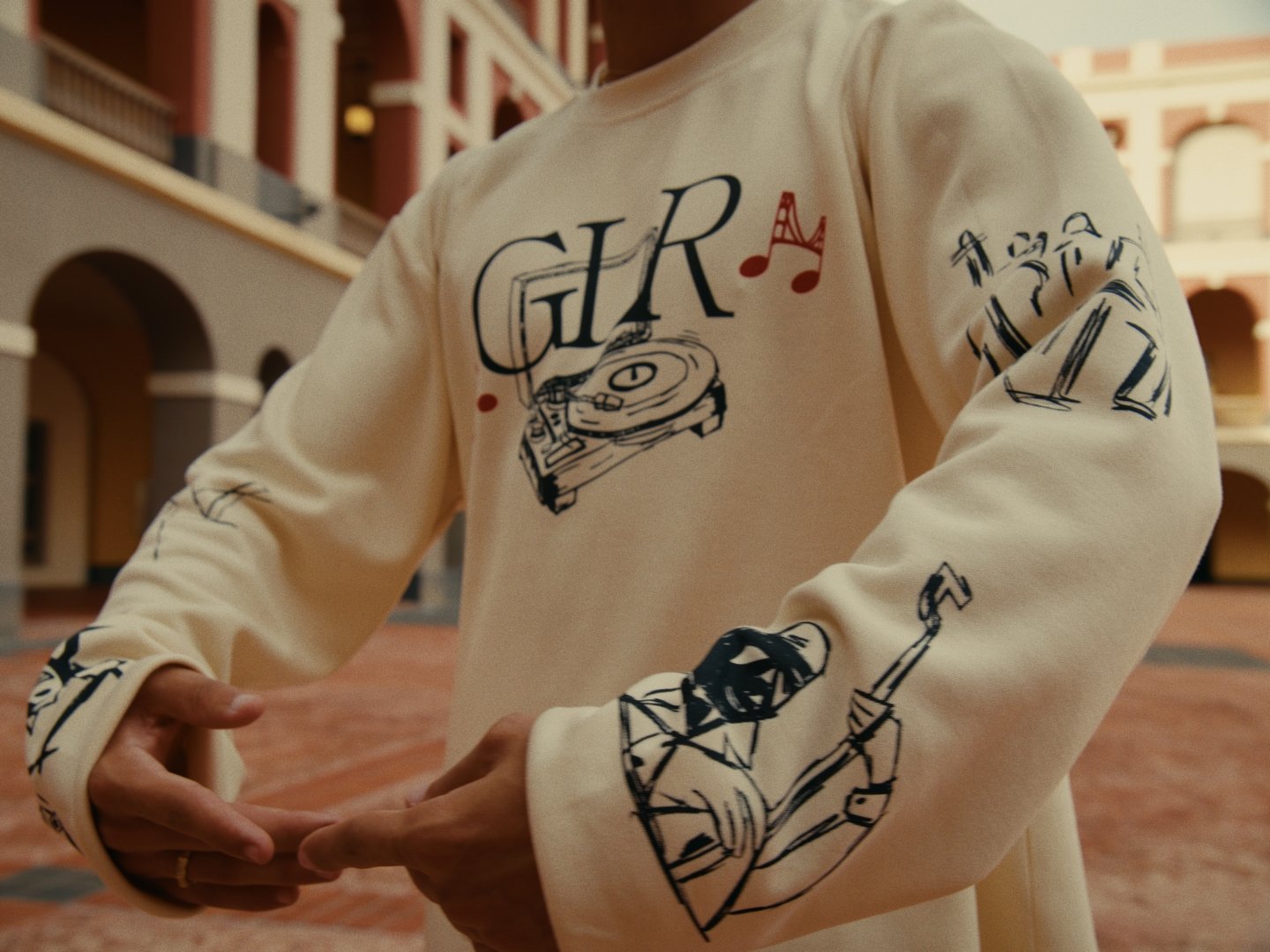 SKETCHES LONG SLEEVE