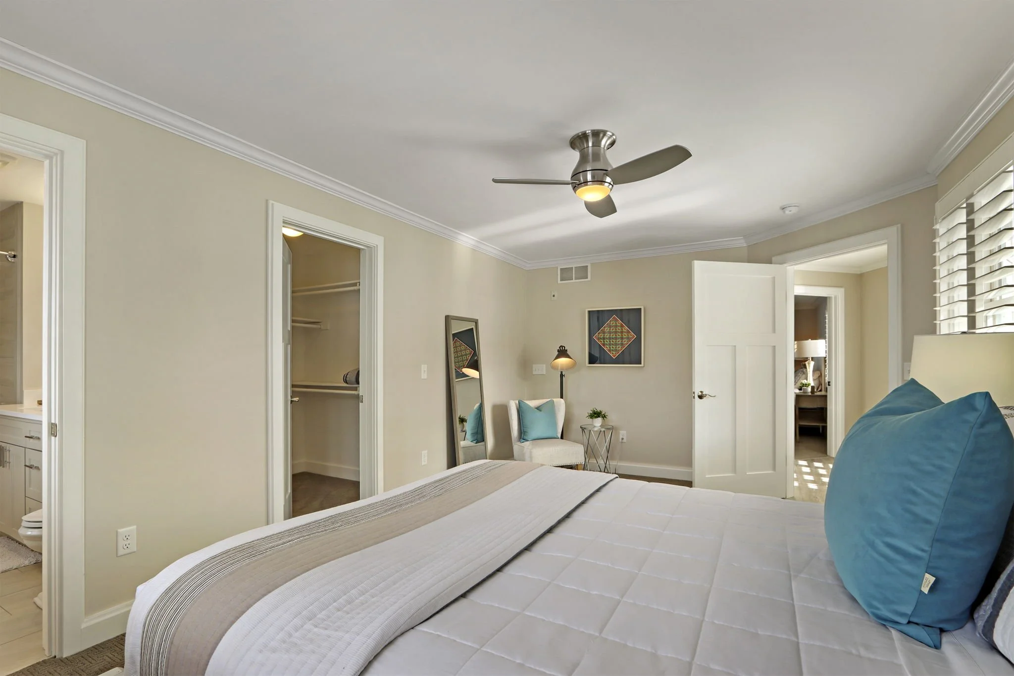 36-web-or-mls-432 Harvard Ave, 5-6, Fontana, WI - 32.jpg