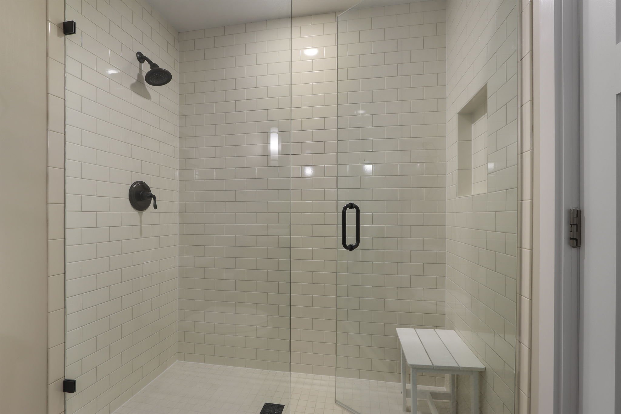 19-web-or-mls-432 Harvard Ave, 5-6, Fontana, WI - 9.jpg