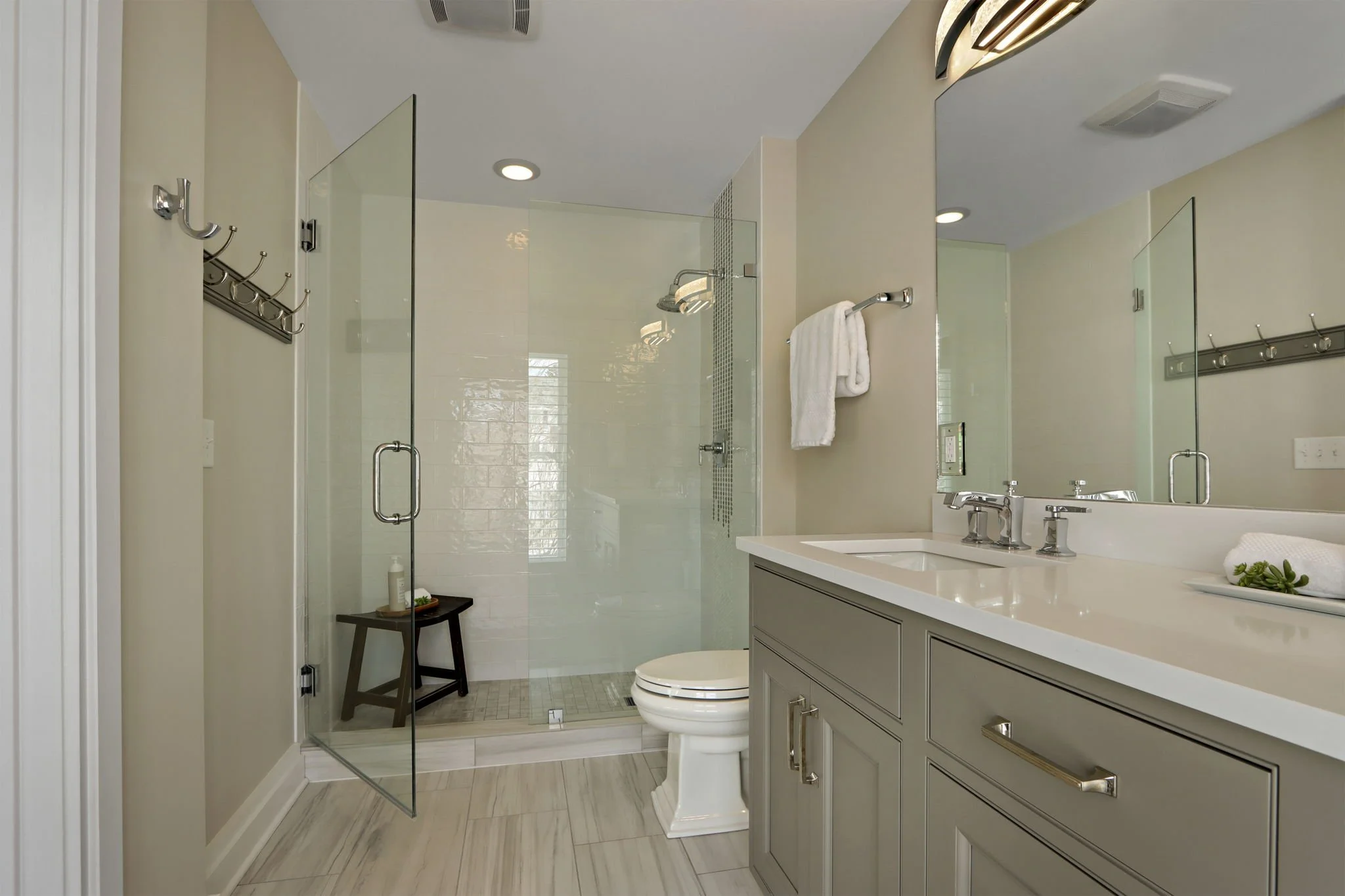 33-web-or-mls-432 Harvard Ave, 5-6, Fontana, WI - 28.jpg