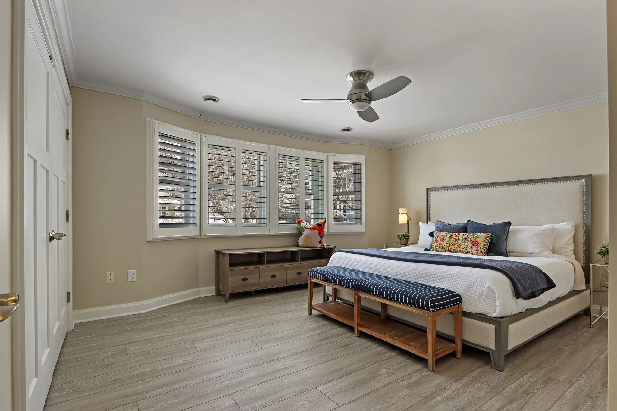 34-web-or-mls-432 Harvard Ave, 5-6, Fontana, WI - 8.jpg