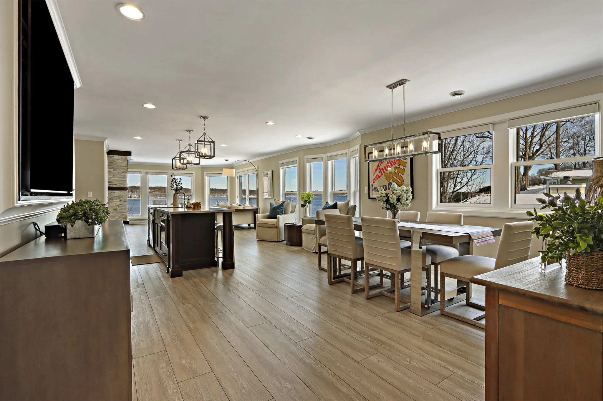 5-web-or-mls-432 Harvard Ave, 5-6, Fontana, WI - 11.jpg