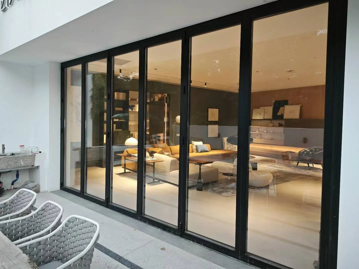 Bifolding Door HZ.jpg