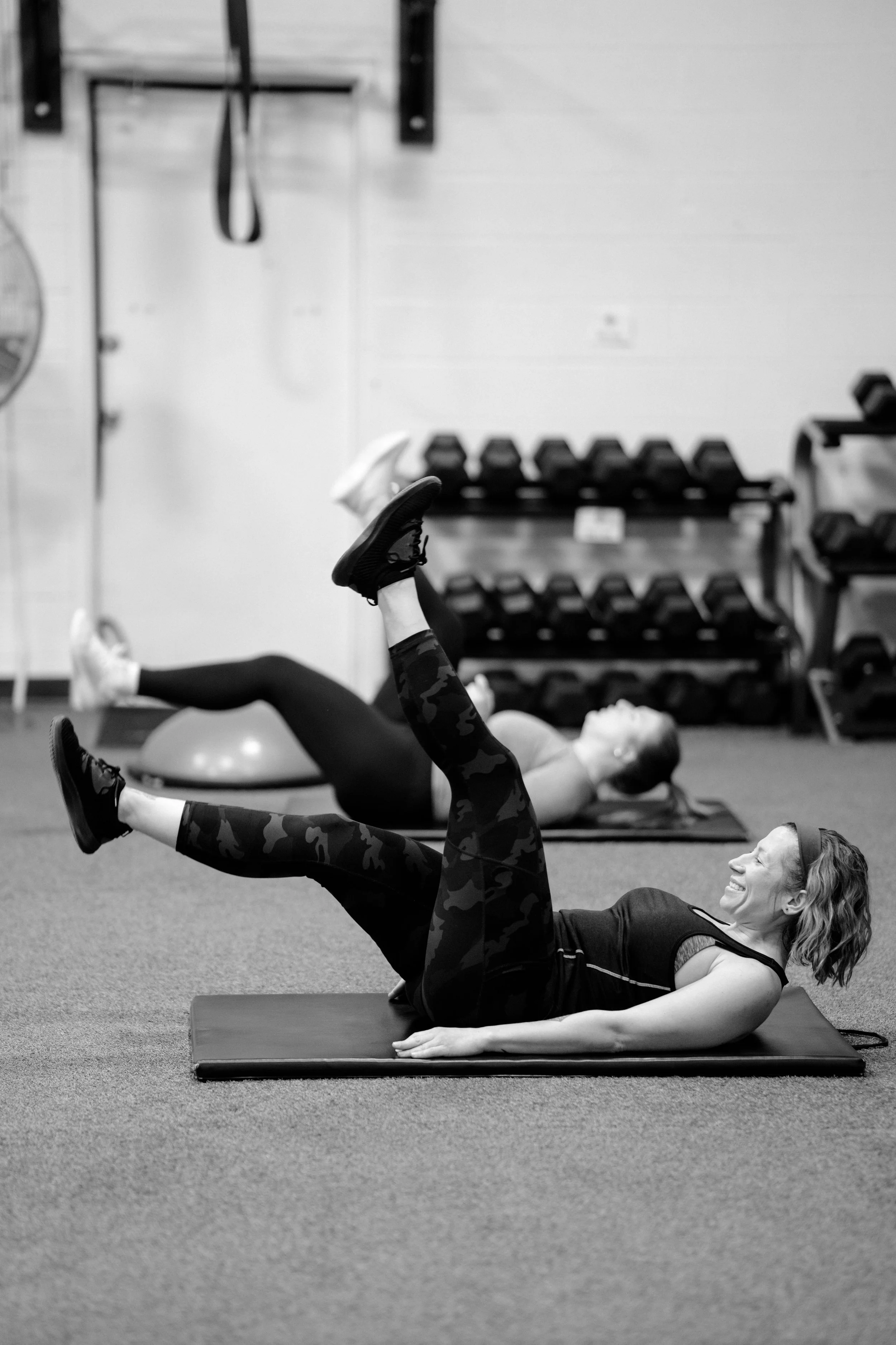 woman working out doing core exercises