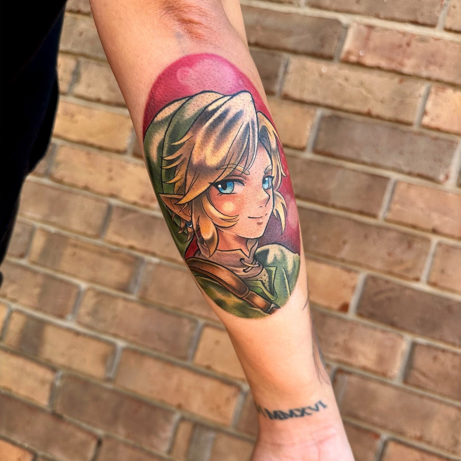 Here's your hero! ✨ Link done by Tiffany @sweetti.tattoo 
#zeldatattoo #animetattoos #videogamer