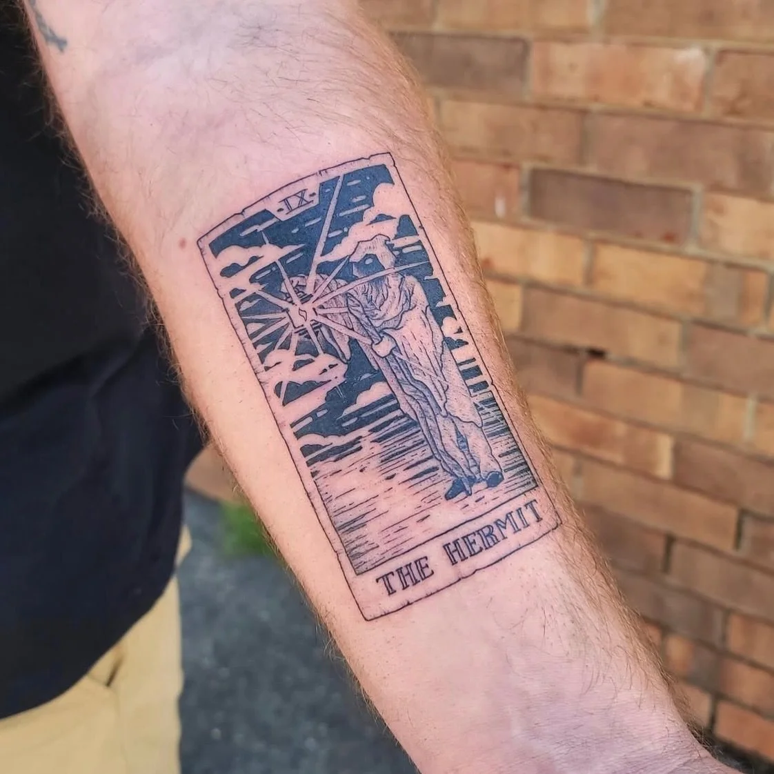 &ldquo;Who looks outside, dreams; who looks inside, awakes.&rdquo;🏮⛰️
Etched tarot card done by Daniel @danielellistattoo 
#etchedtattoo #tarottattoo #tarotcard #thehermit #atomicvalkyrie