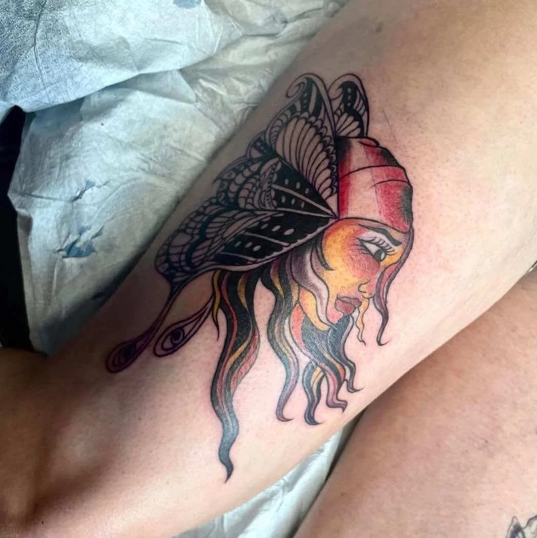 Our artist Rhiannah loves doing these Ladyhead pieces! If you&rsquo;ve been thinking about one, she&rsquo;s your girl&hearts;️✨
@bodyartbyrhiannah #ladyheadtattoo #gypsywoman #piratetattoo #ladyhead #tradtattoos