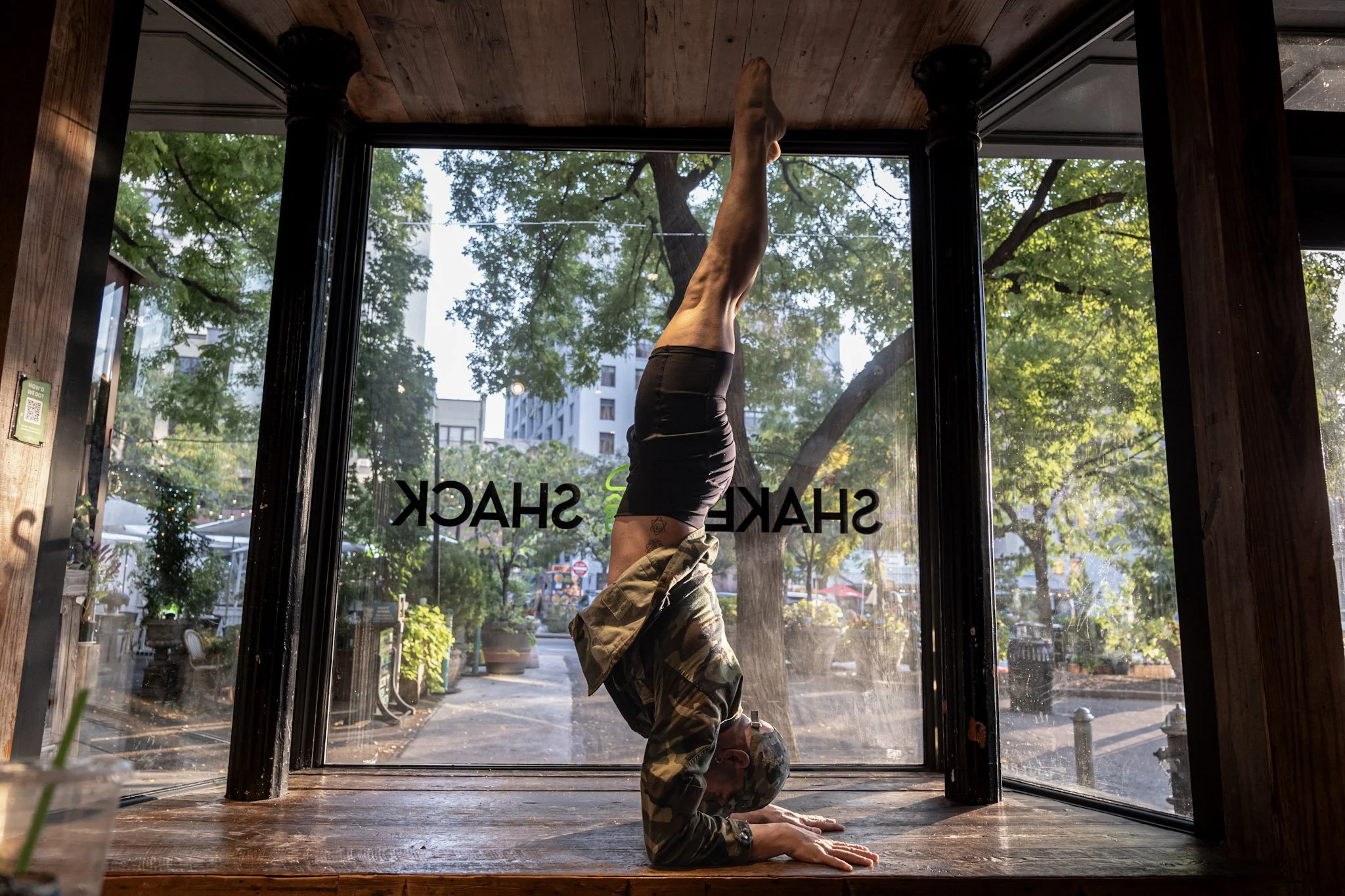 Yoga in Shake Shack, Brooklyn Bridge