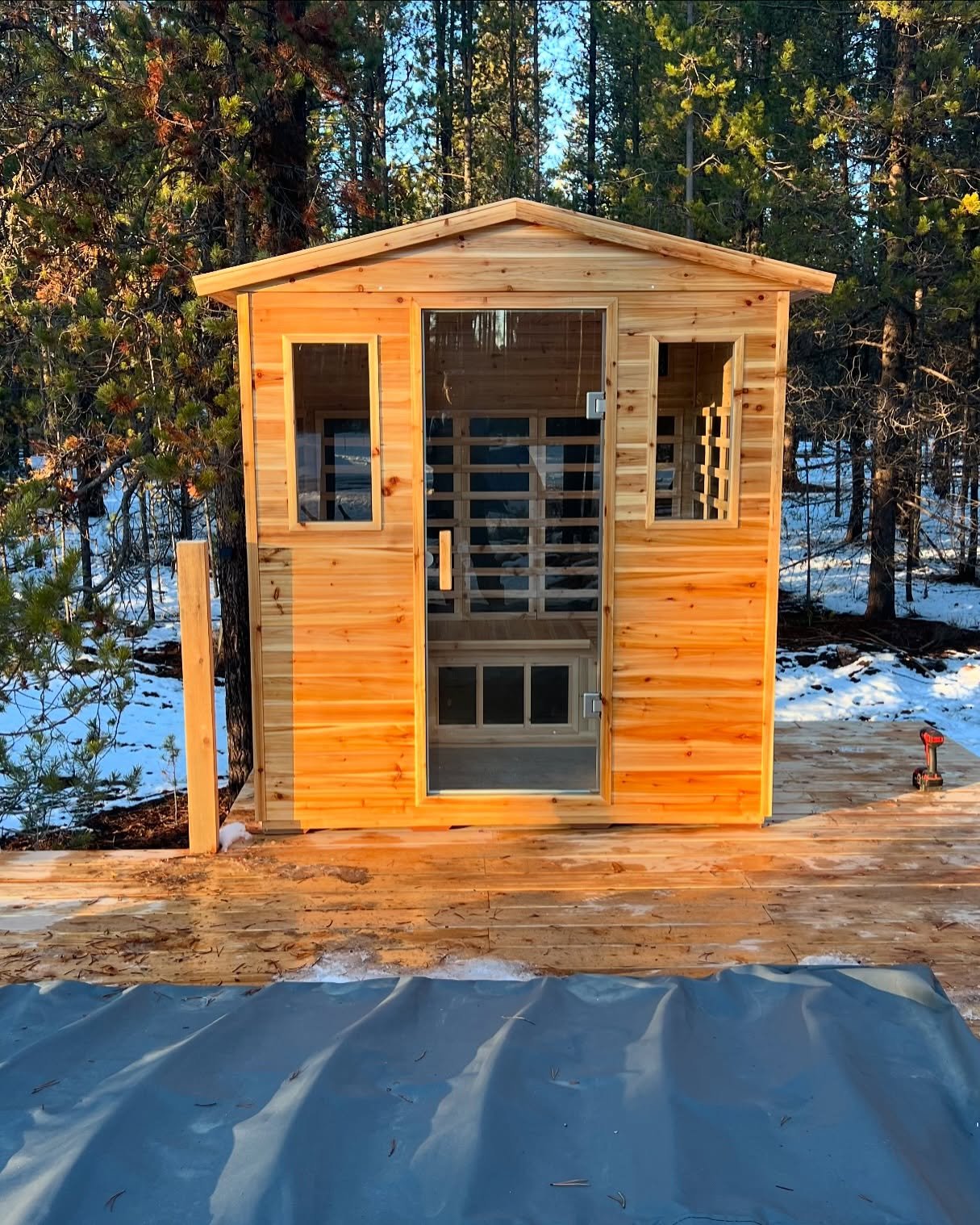 and the sauna is built! I promise I am doing evryting to make sure your furbaby is happy after swimming with me, so a red light infrared sauna made sense! think of it, a spa float and sauna dry? I’m making the best pet spa in #bendoregon promis