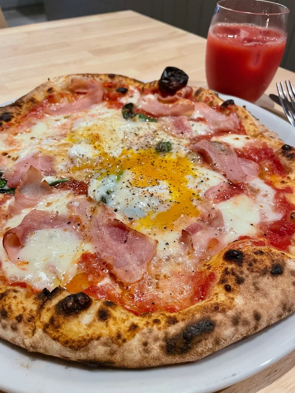 pizzaria-salutori-pizza.jpeg