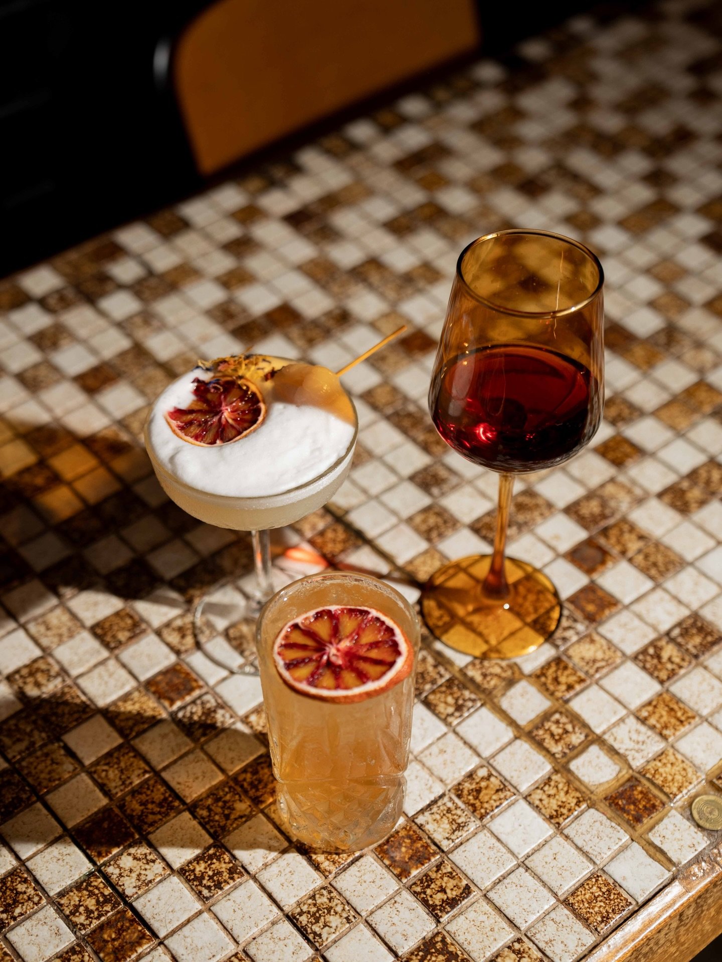 The Alley is purring for a good weekend 🐱

TONIGHT
W/ @electric.apes 

SATURDAY
W/ @haydenhack.music 

SUNDAY
LATINO SUNDAY, from 2PM W/ @lasaguasband