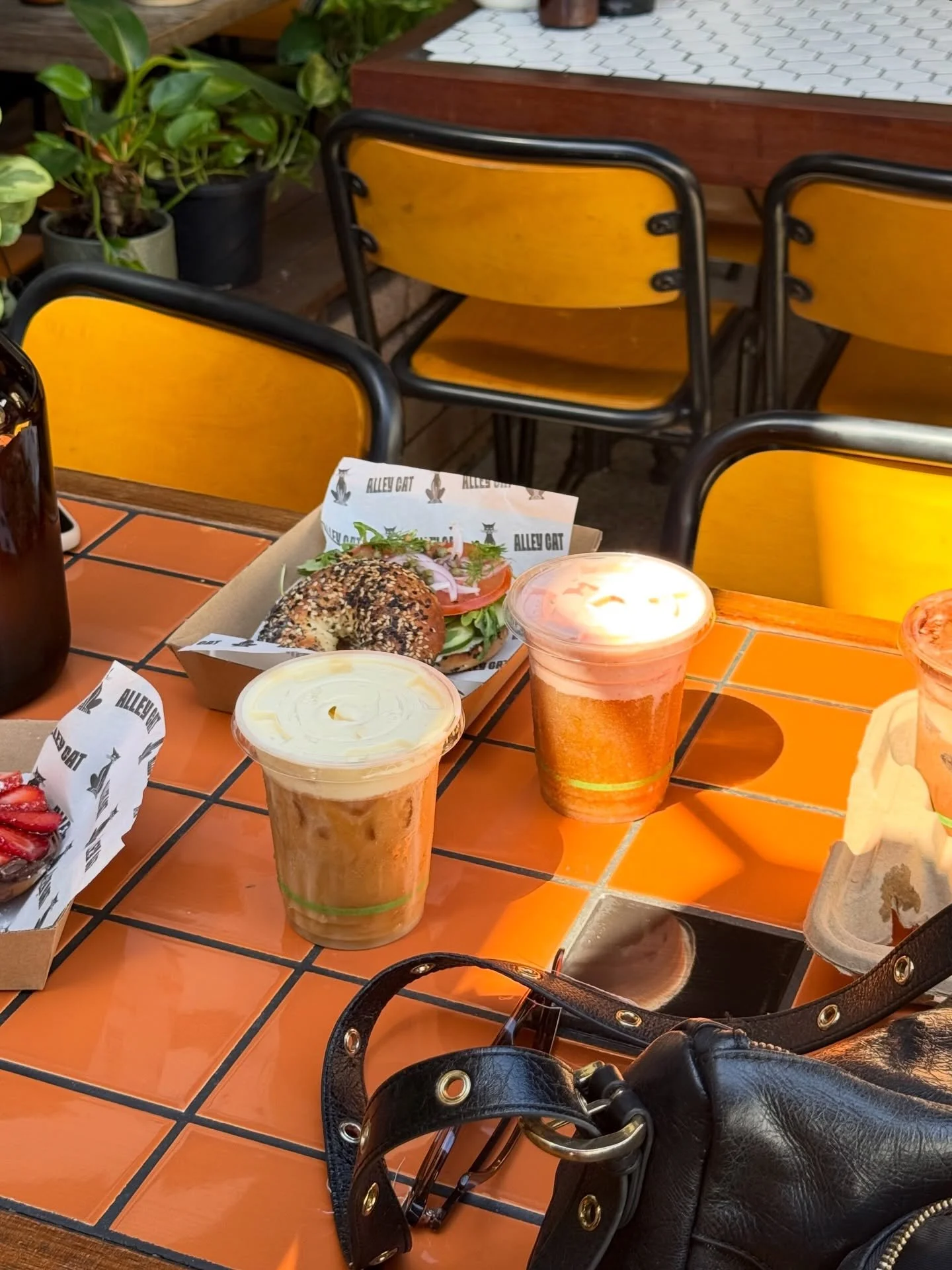 Weekday catch-up hallelujah 🪩

Here from 5:30AM w/ speciality brews and your favourite breakfast