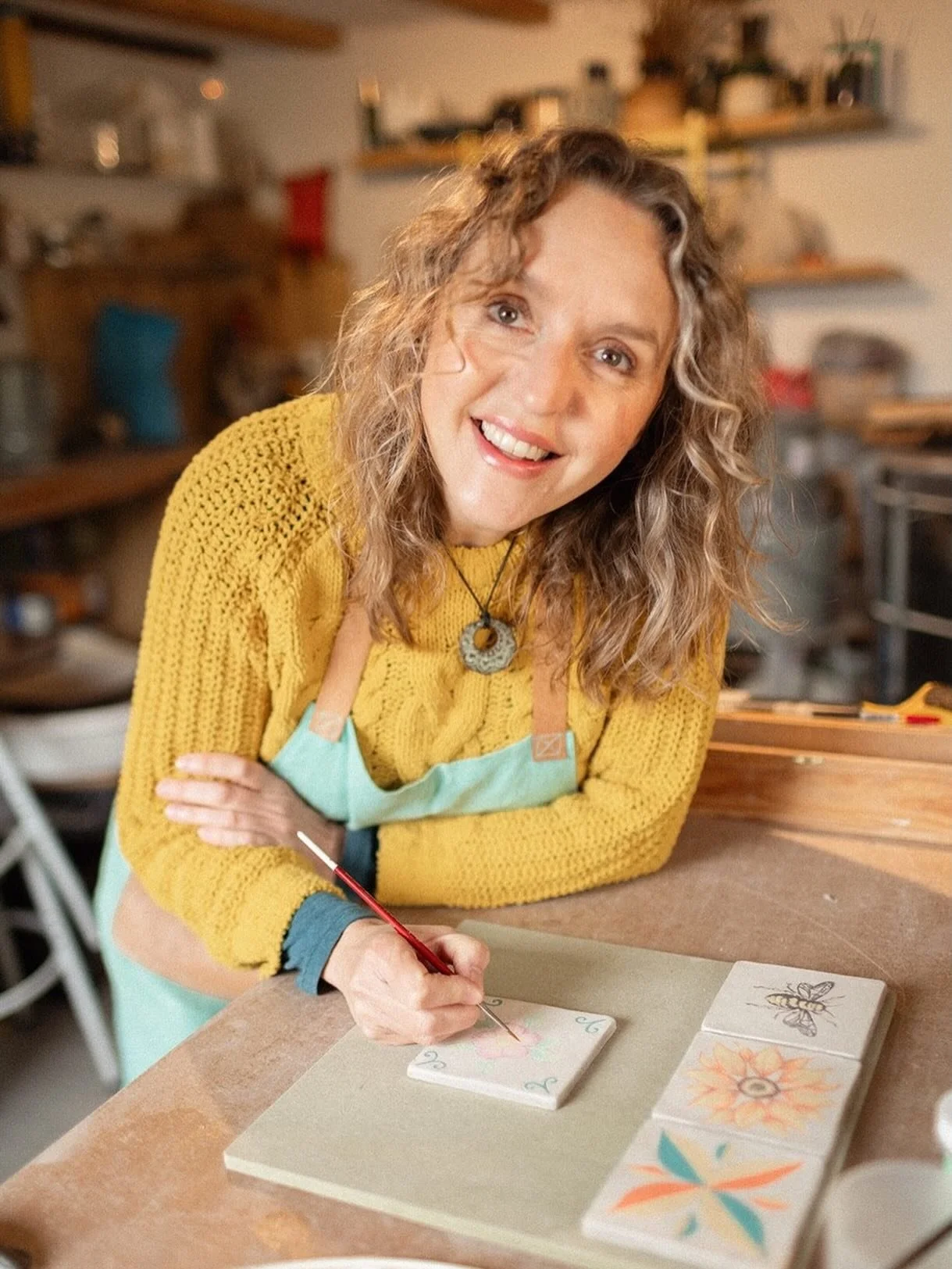 Last chance to book onto our tile making workshop with the super talented @jo_mccarthy_art 

It&rsquo;s running this Sunday (17th May) at The Mud Rooms, visit the website for all the details.

#tunbridgewellsartclass #potteryclass #potteryclassforadu