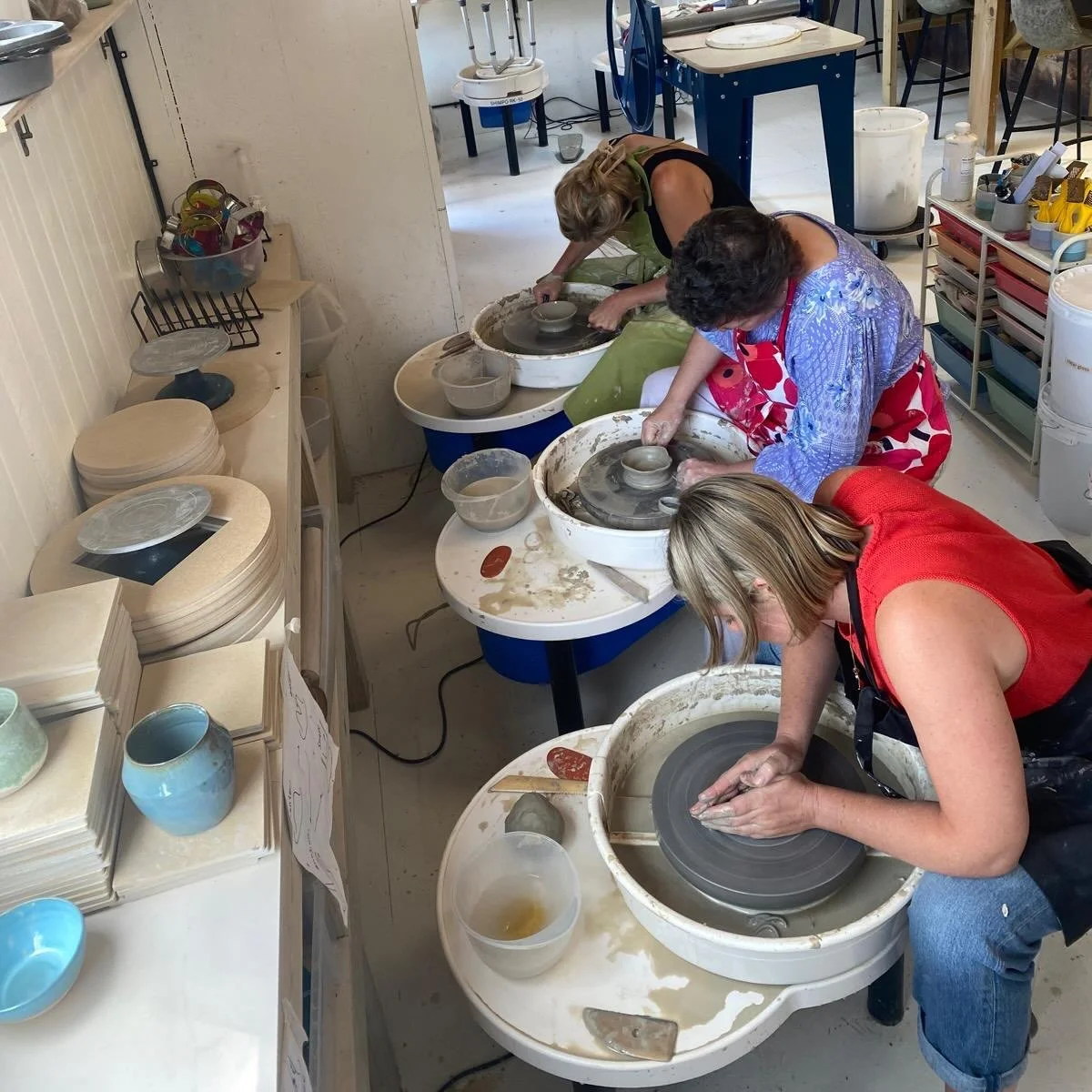 Next term&rsquo;s courses and tasters are now live. Early Nov start. You know you want to!

#pottery #tunbridgewellslife #tunbridgewellsmums #getcreativewith #potteryclasses