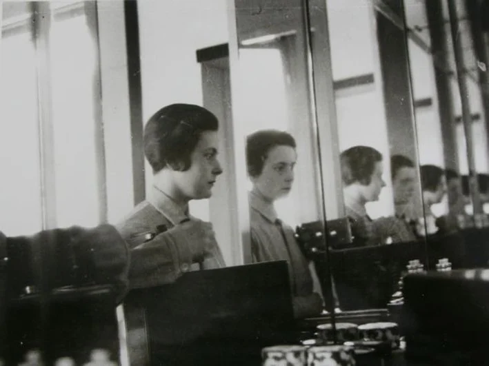 Ilse Frank: que savons-nous de la femme qui a structuré le Bauhaus ?