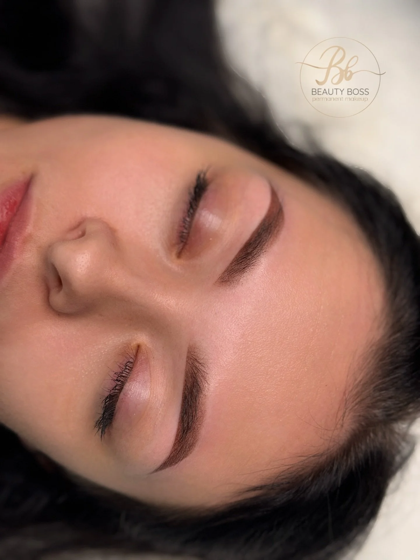 Tr&auml;umst du von neuen Brauen im neuen Jahr? 😍
Dann ist jetzt der perfekte Moment f&uuml;r deine Reservierung, der Januar ist fast ausgebucht 🥹

Frische Powder Brows:
✨ leicht
✨ nat&uuml;rlich
✨ perfekt auf deine Sch&ouml;nheit abgestimmt

Genau