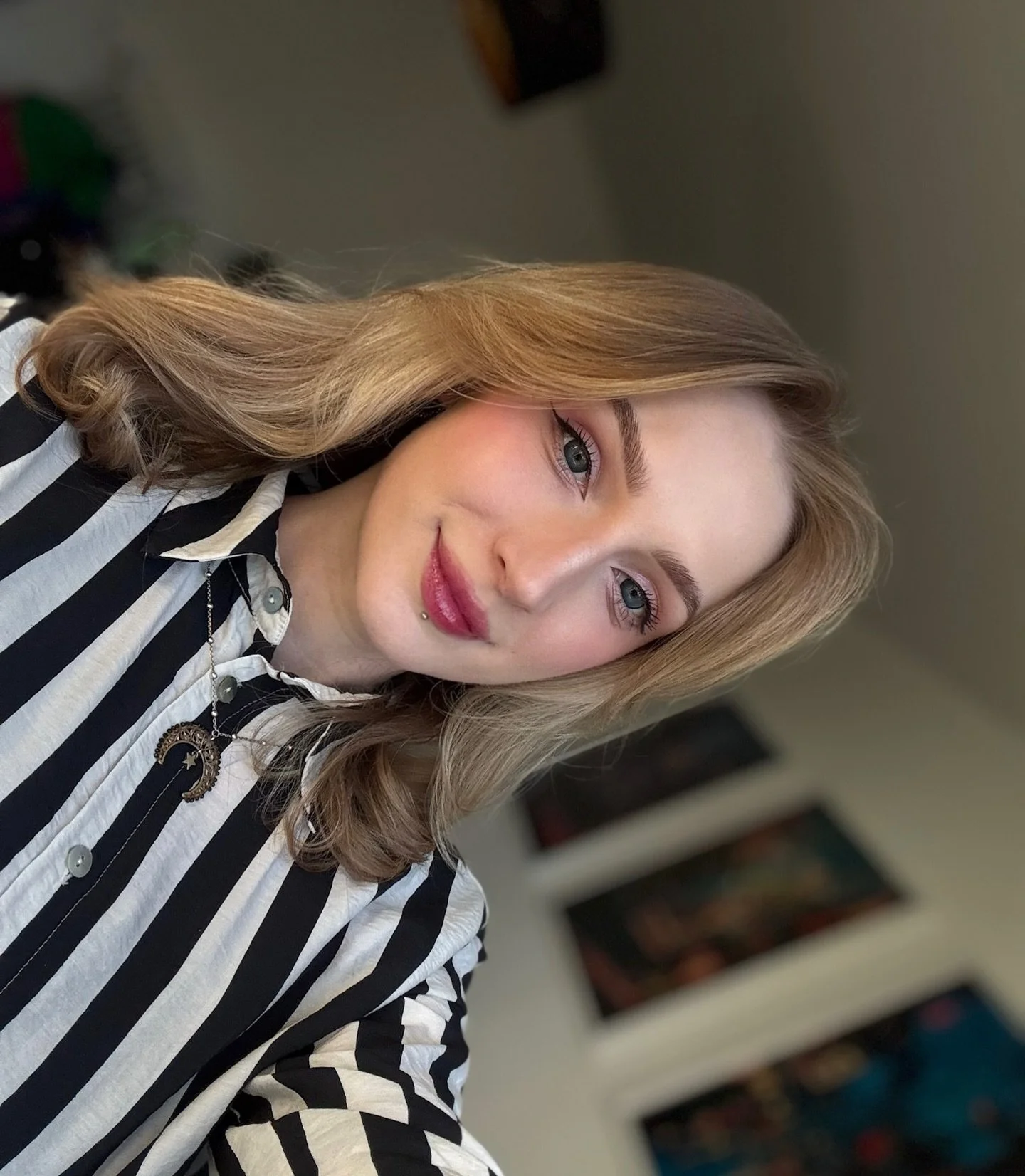 Manchmal habe ich einfach Lust, mich sch&ouml;n zu schminken 😂💄

Zwischen PMU, Arbeit und Alltag tut es gut, sich selbst auch mal Zeit zu nehmen und den eigenen Glow zu genie&szlig;en ✨

Am Ende liebe ich beides:
nat&uuml;rlich ohne Make-up und ful