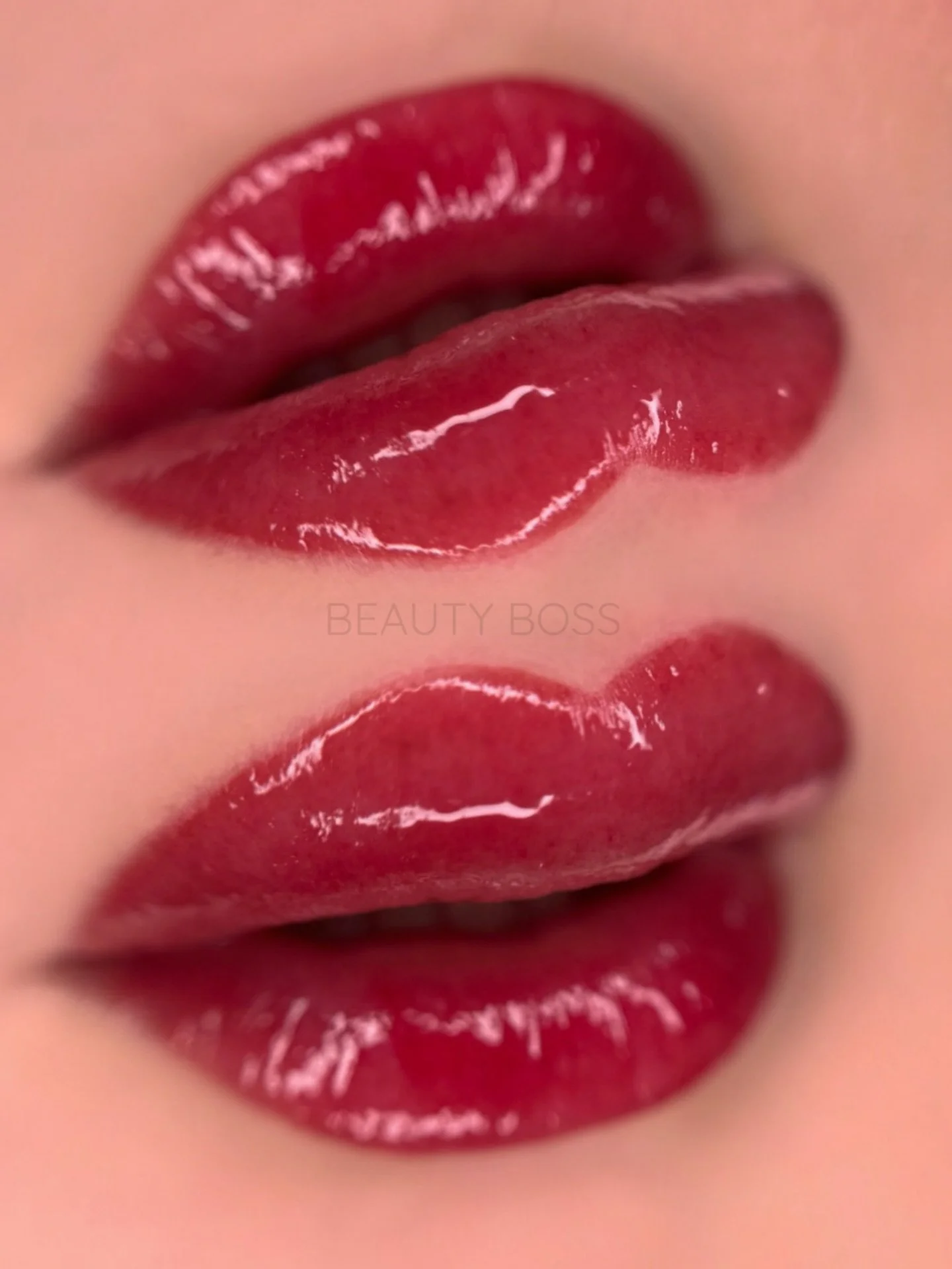 Frische Permanent Lips 💄✨
Geschwollen und intensiv?
Ja, direkt nach der Behandlung v&ouml;llig normal 🤭

Die saftige, kr&auml;ftige Farbe wird sich nach dem Abheilen in ein wundersch&ouml;nes, nat&uuml;rliches Pink verwandeln 😍

Genau dieser Proze
