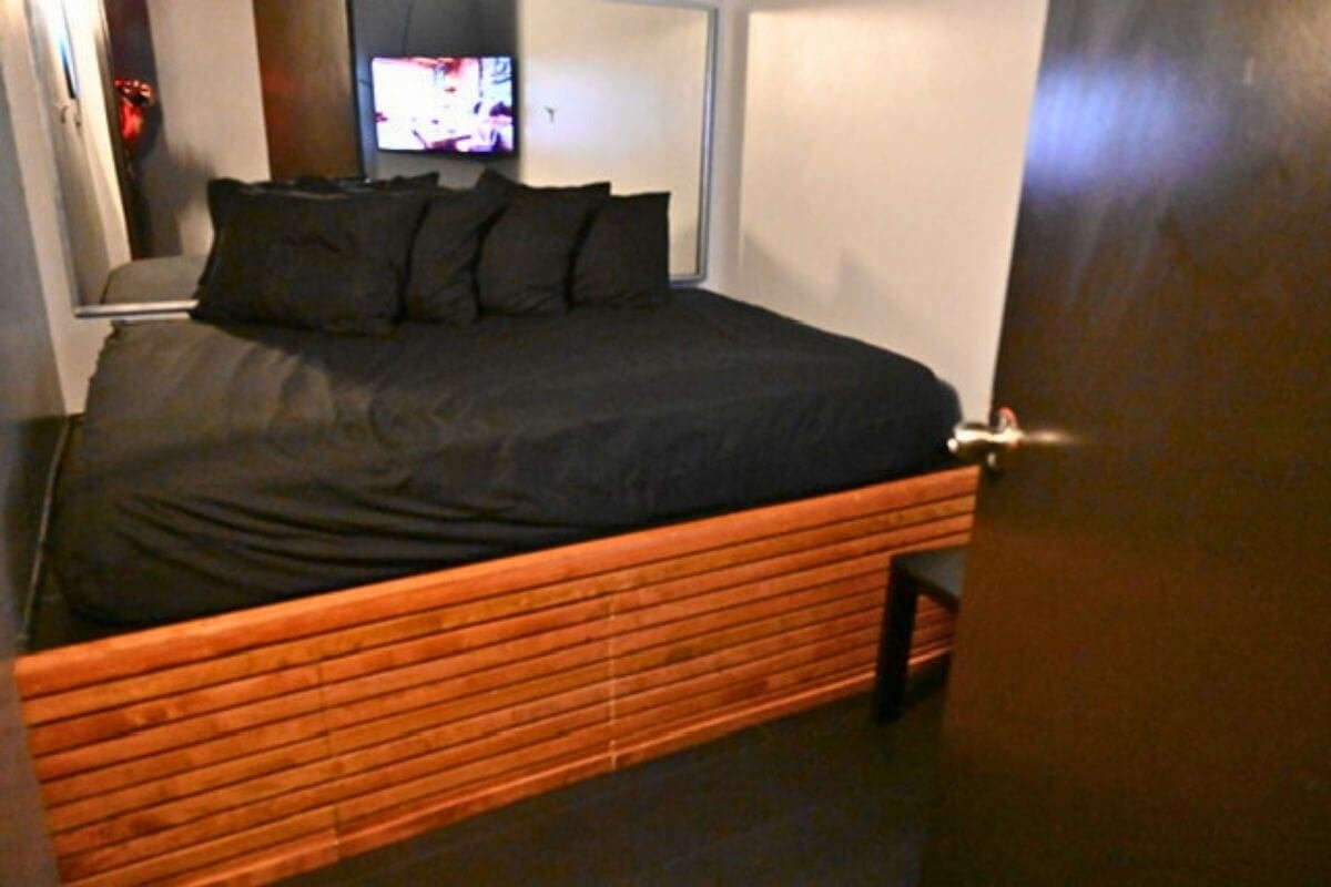 Untitled design (22) (4).jpg