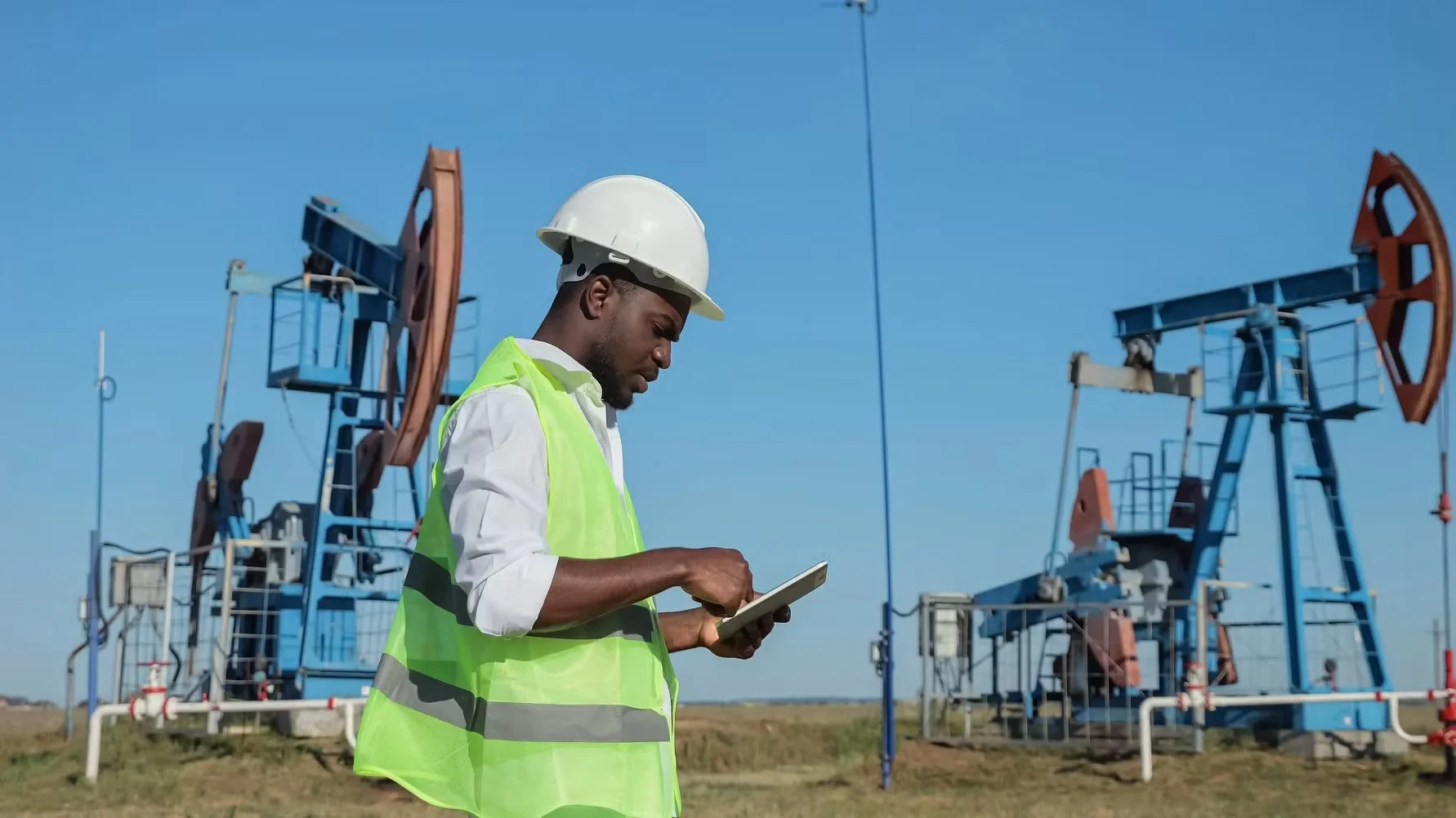 Eutelsat Lands LEO Connectivity Deal in Angola
